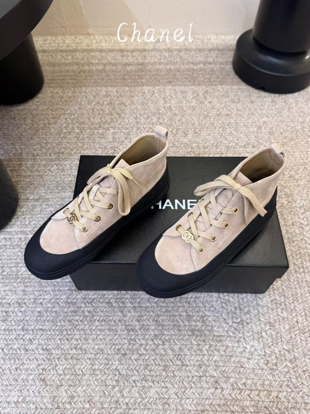 CHANEL ハイクオリティ レースアップバイカーブーツ【50％割引+送料無料】