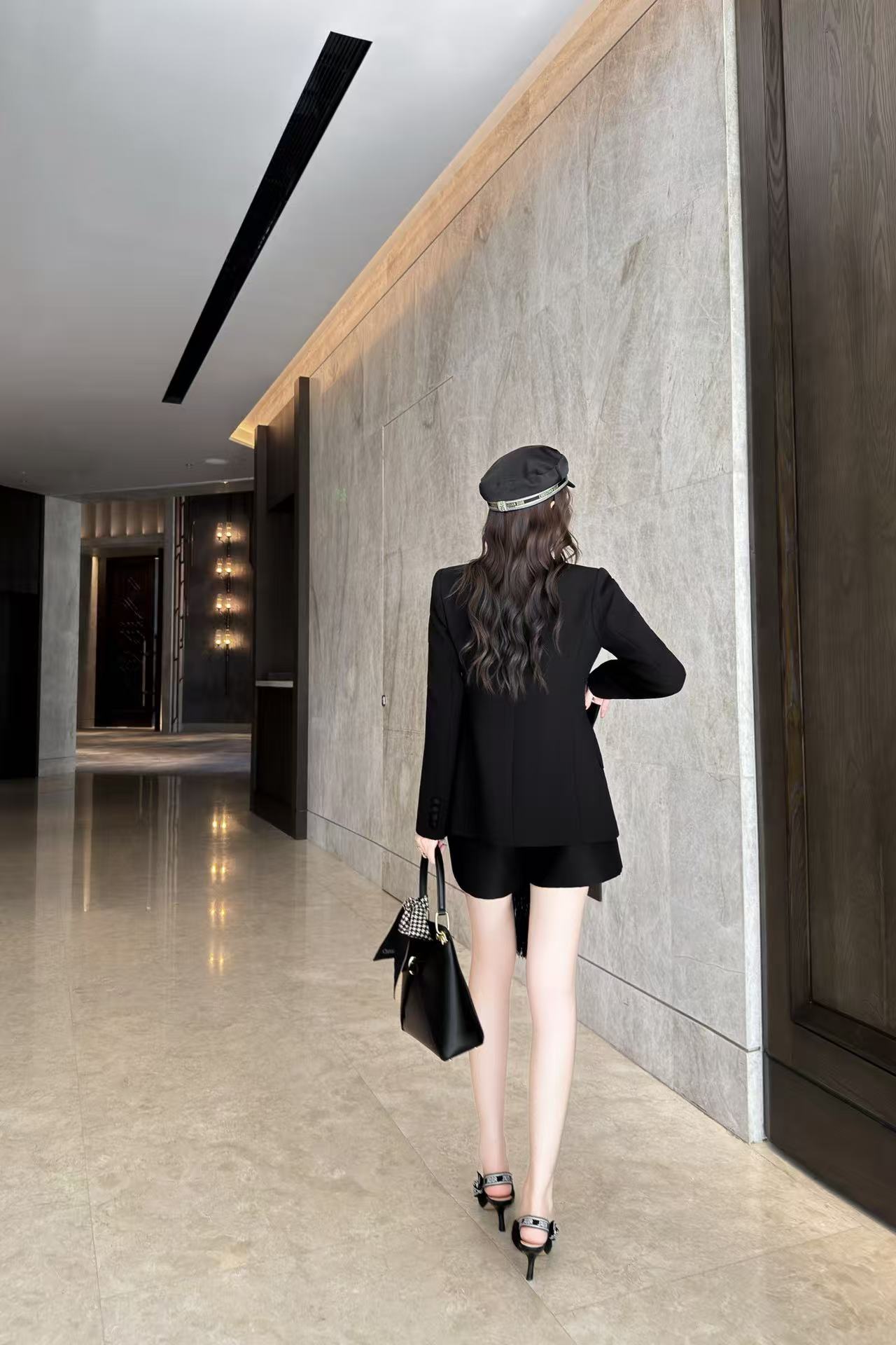 DIOR ゴールド金具・タッセル付きブレザー【50％割引+送料無料】