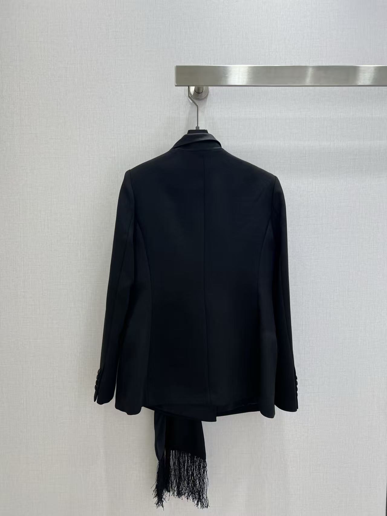 DIOR ゴールド金具・タッセル付きブレザー【50％割引+送料無料】