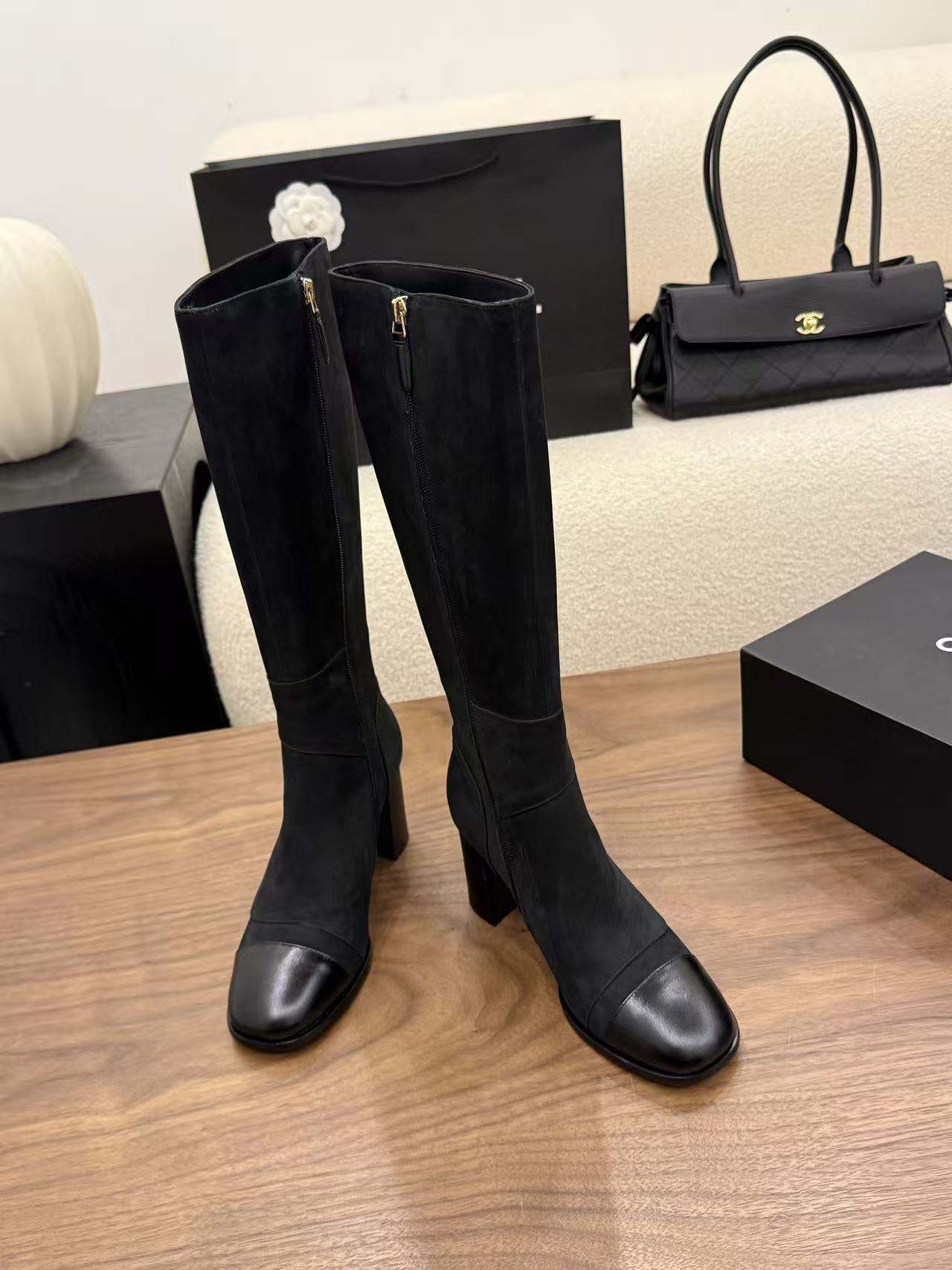 CHANEL ハイクオリティ・ダブルCロゴ入りハイヒールロングブーツ【50％割引+送料無料】