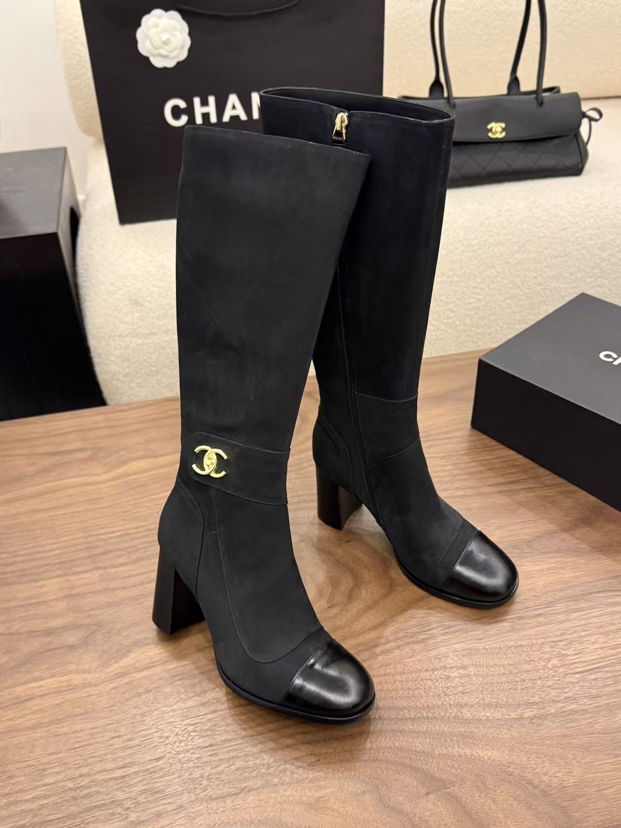 CHANEL ハイクオリティ・ダブルCロゴ入りハイヒールロングブーツ【50％割引+送料無料】