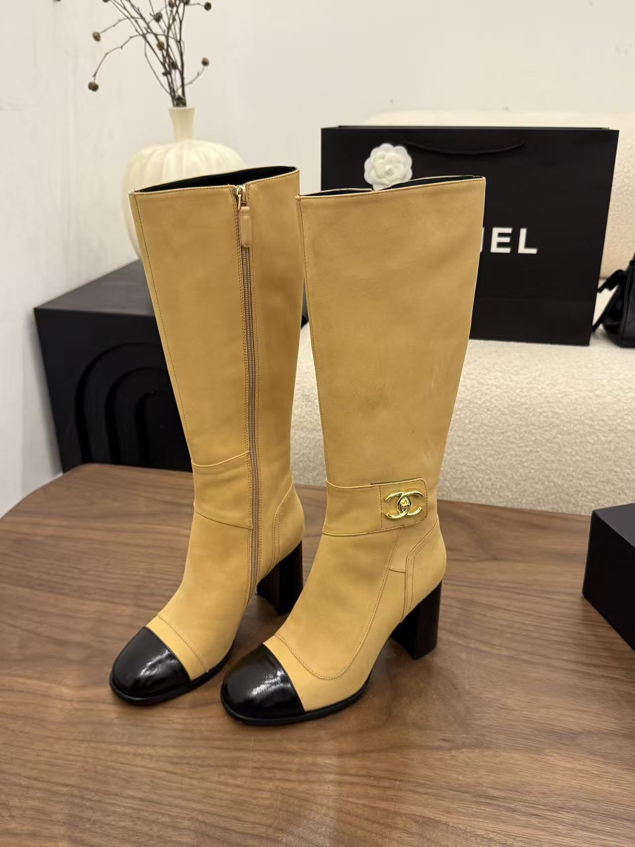 CHANEL ハイクオリティ・ダブルCロゴ入りハイヒールロングブーツ【50％割引+送料無料】