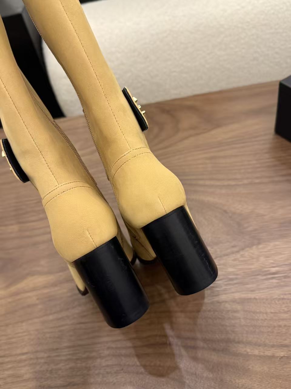 CHANEL ハイクオリティ・ダブルCロゴ入りハイヒールロングブーツ【50％割引+送料無料】