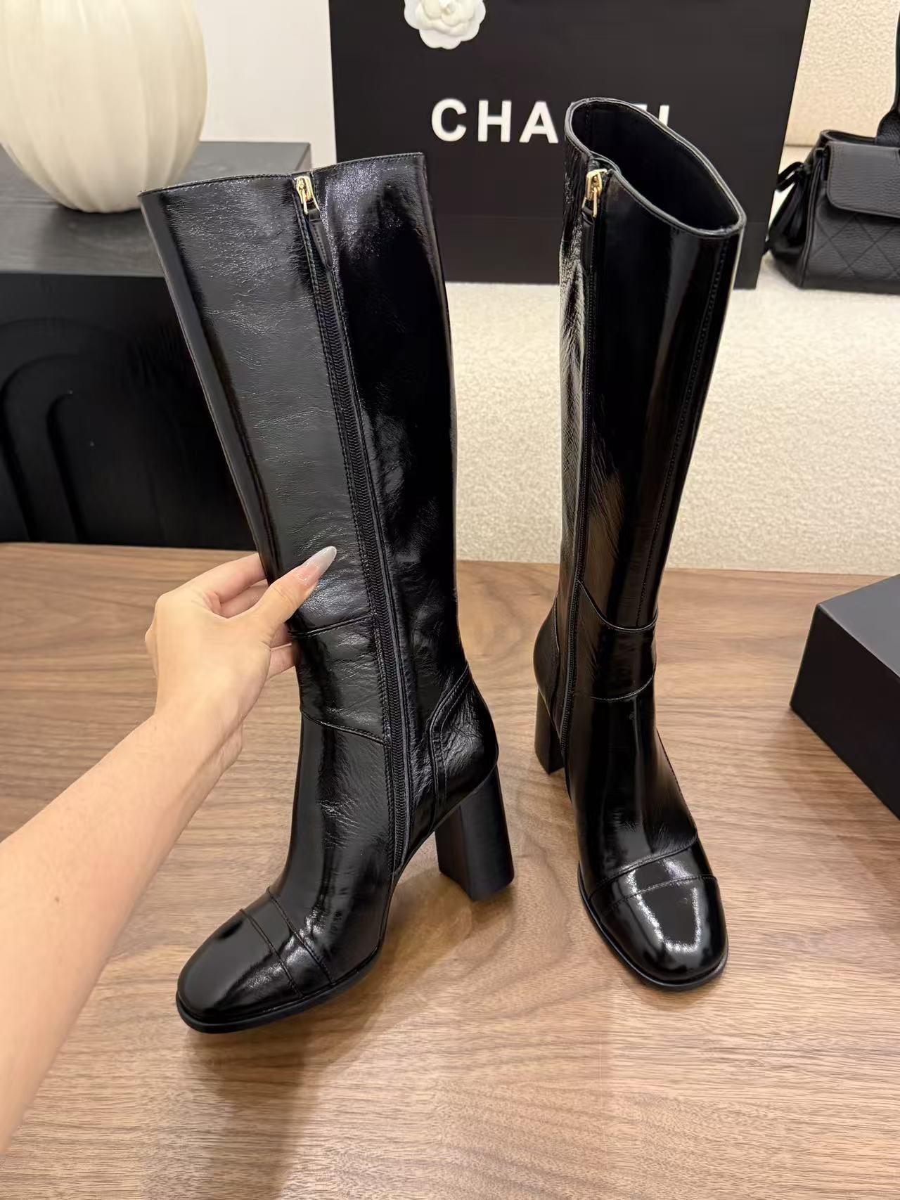 CHANEL ハイクオリティ・ダブルCロゴ入りハイヒールロングブーツ【50％割引+送料無料】