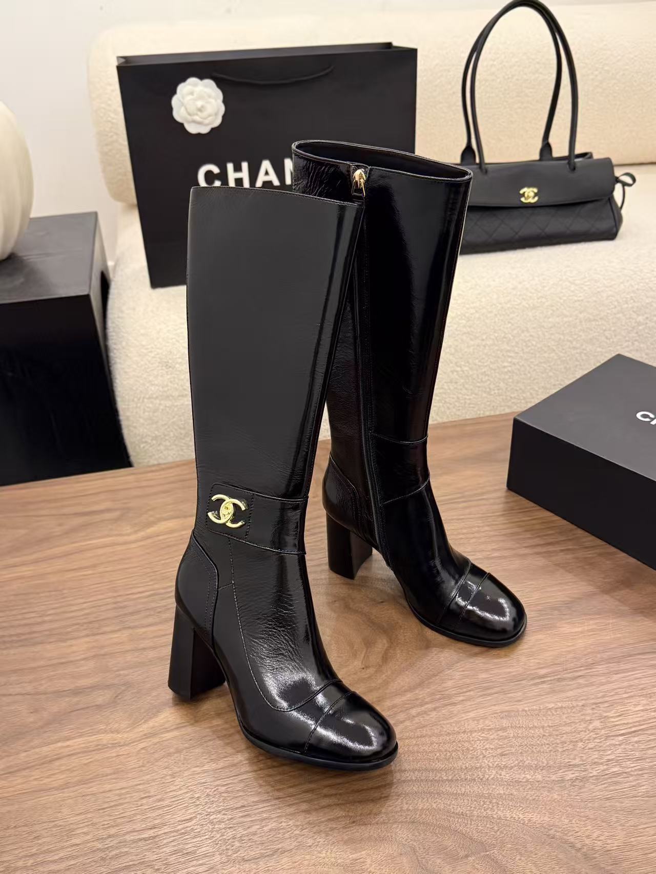 CHANEL ハイクオリティ・ダブルCロゴ入りハイヒールロングブーツ【50％割引+送料無料】