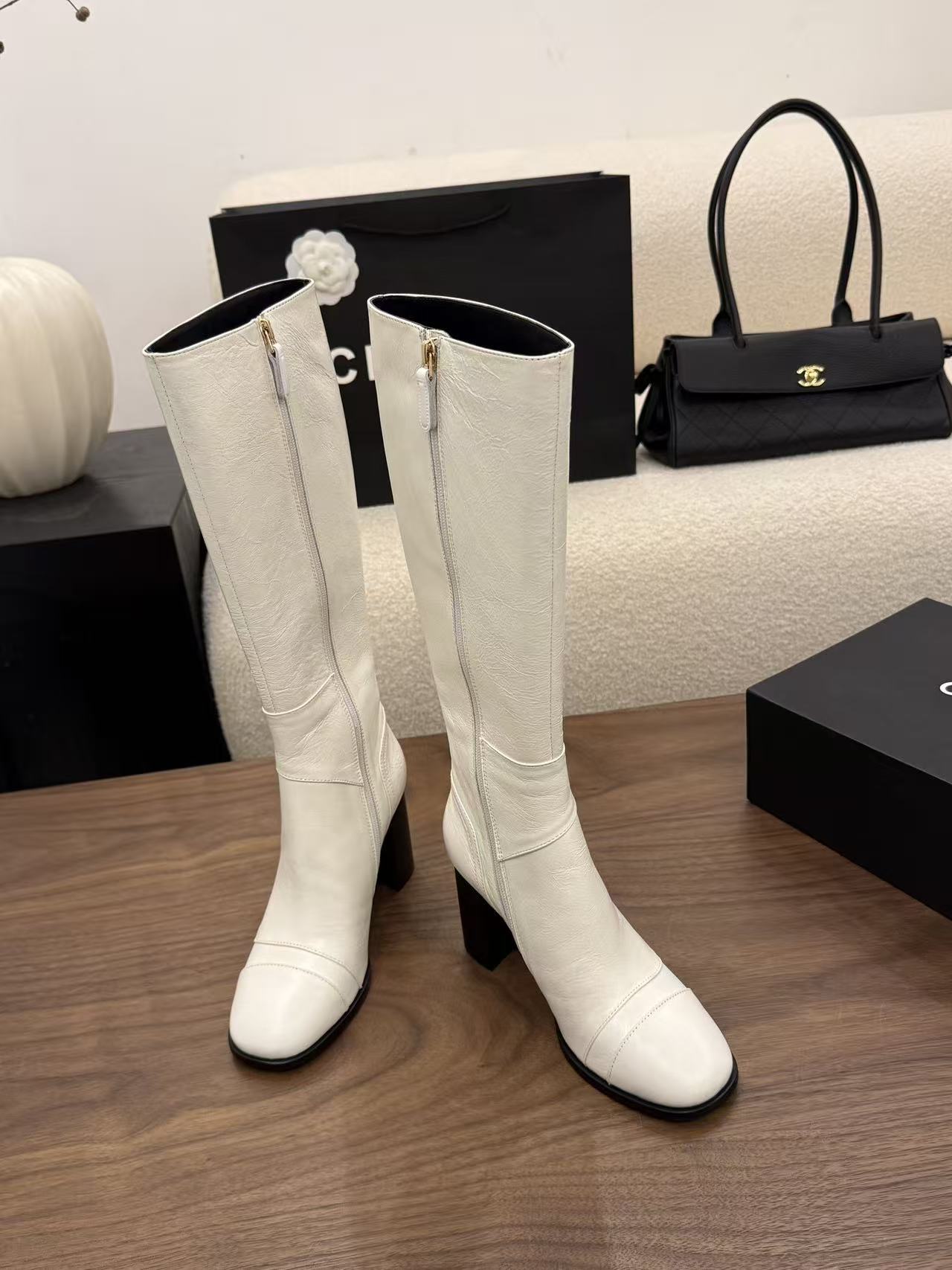 CHANEL ハイクオリティ・ダブルCロゴ入りハイヒールロングブーツ【50％割引+送料無料】