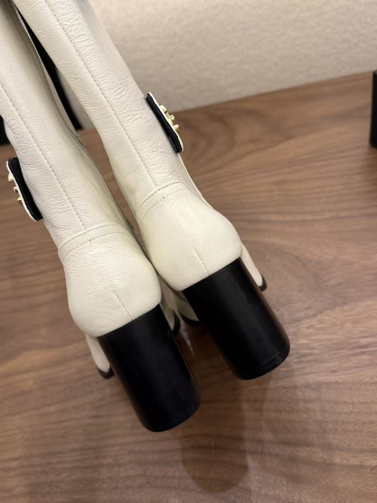 CHANEL ハイクオリティ・ダブルCロゴ入りハイヒールロングブーツ【50％割引+送料無料】