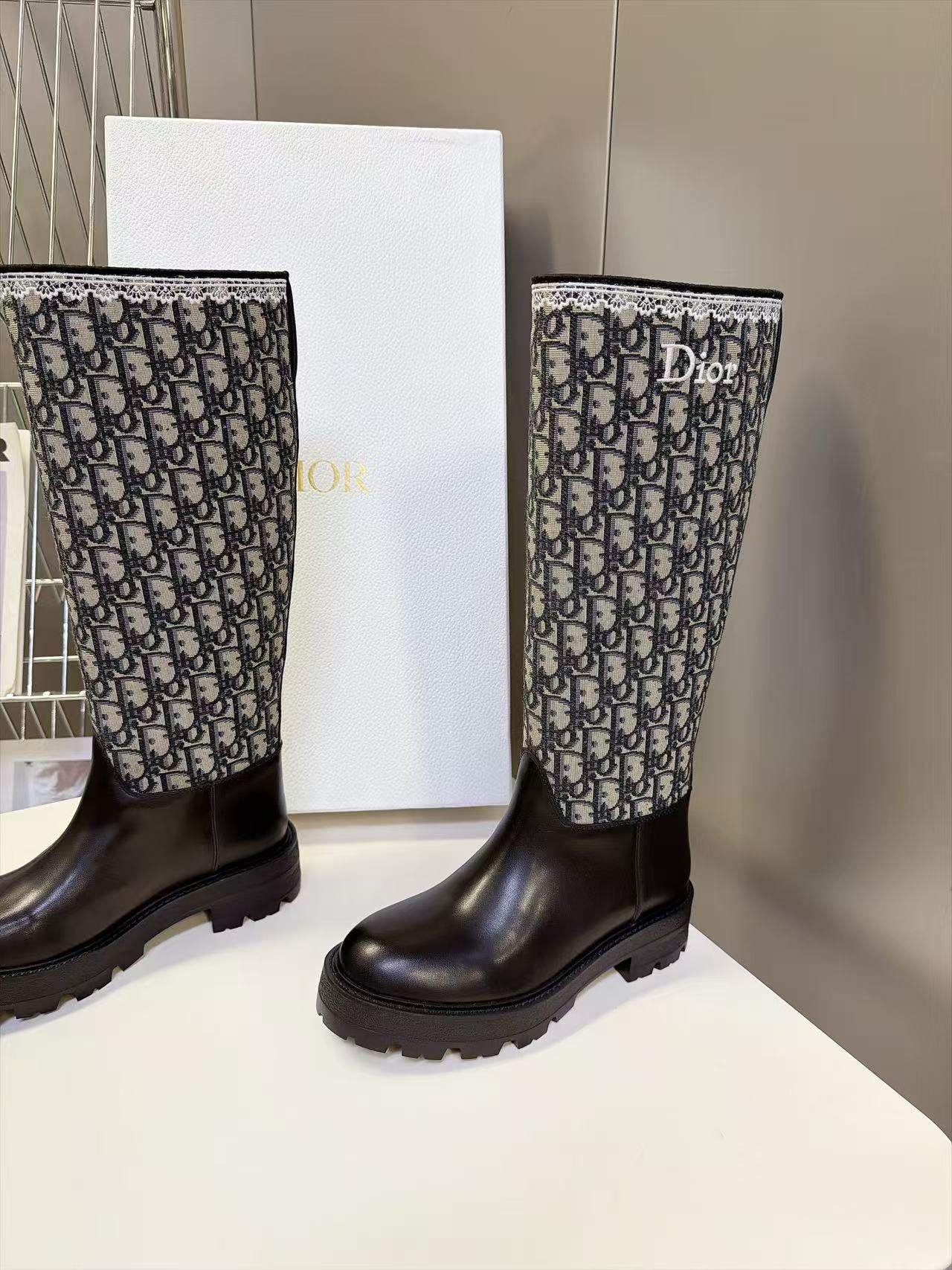 DIOR ハイクオリティ・レーストリム・ロングブーツ【50％割引+送料無料】
