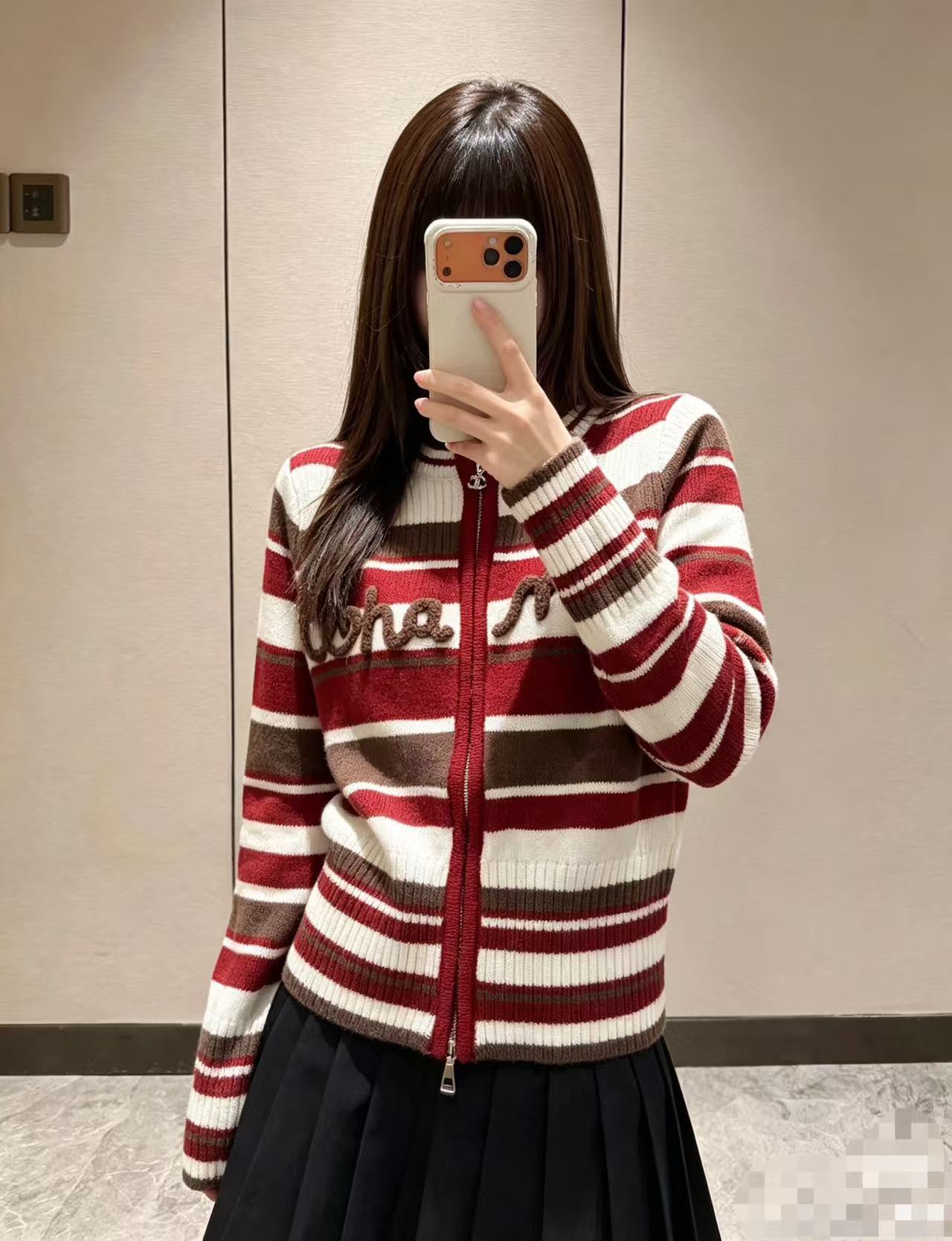 M1UM1U レッドレターカラーブロックウールカーディガン【50％割引+送料無料】
