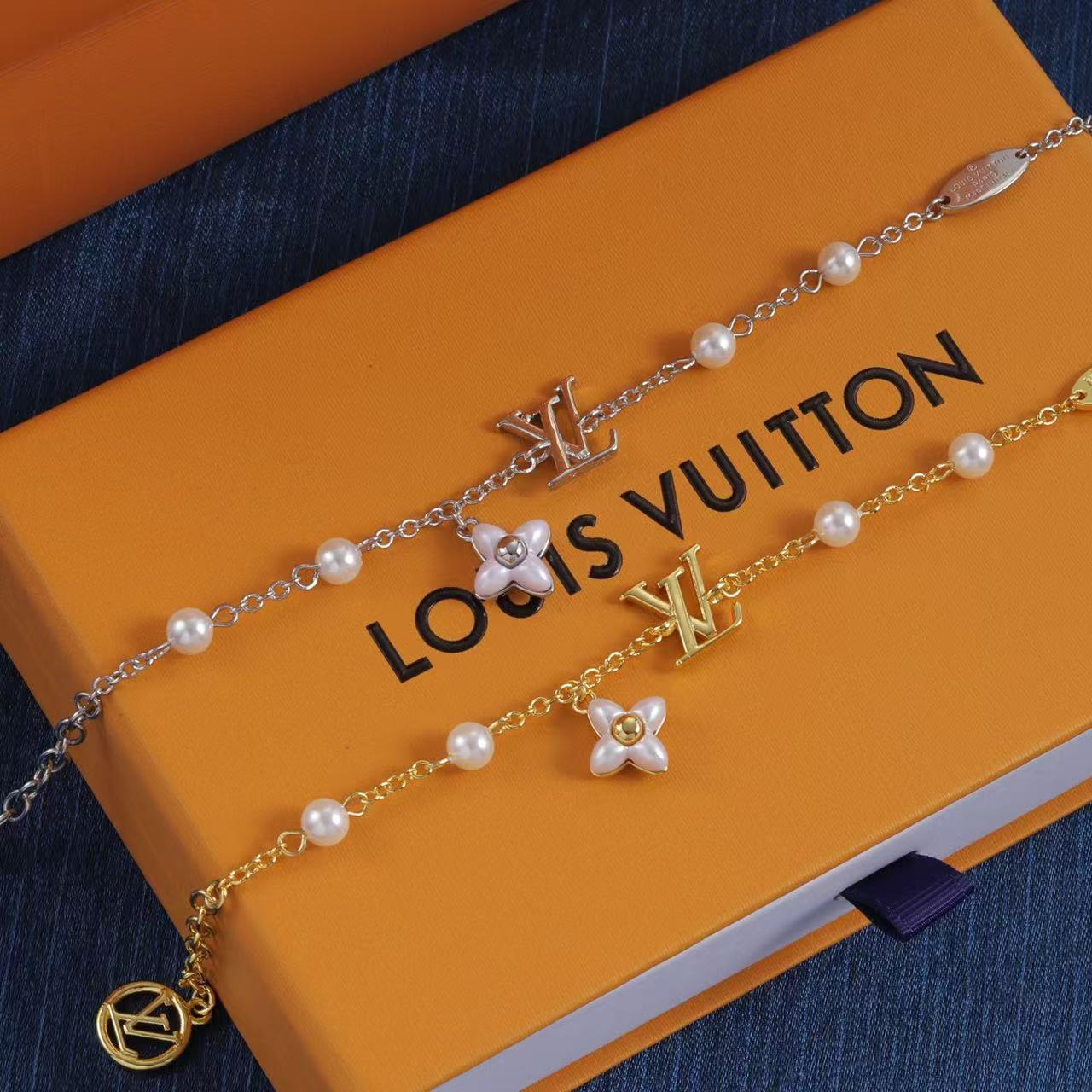 LV クローバー＆パール ブレスレット【50％割引+送料無料】