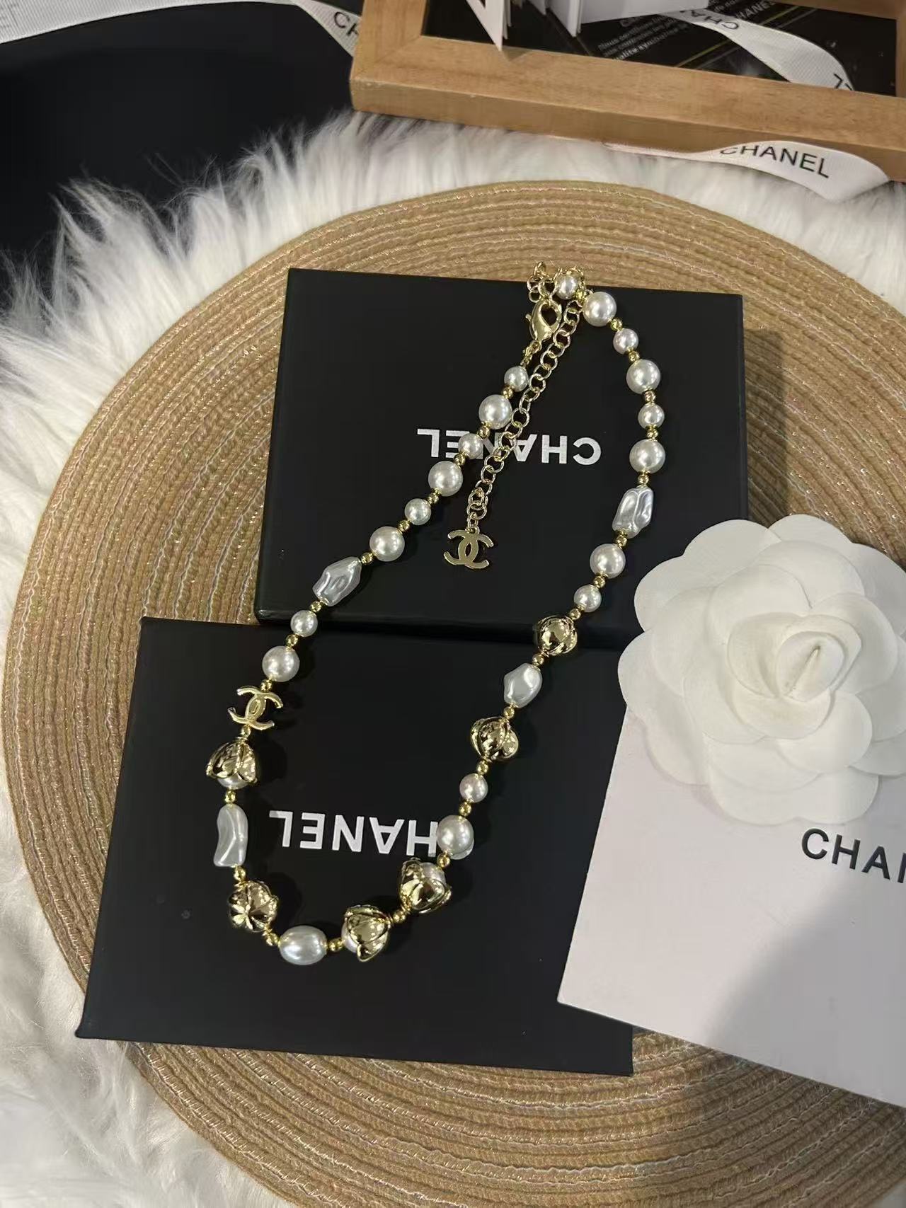 CHANE1 ダブルCフラワーパールネックレス【50％割引+送料無料】