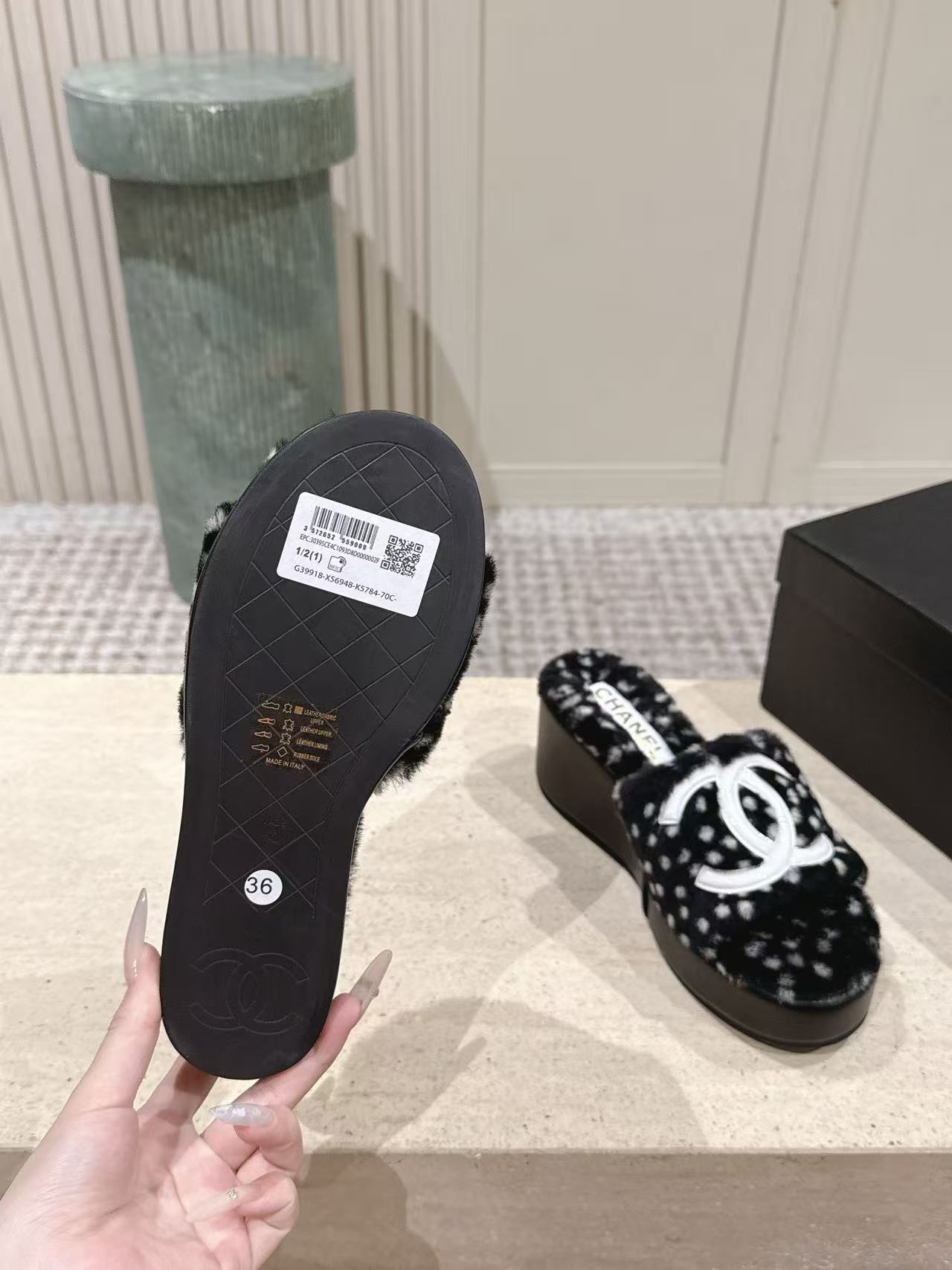 CHANEL ハイクオリティ・ダブルC ドット柄ウール厚底スリッパ【50％割引+送料無料】