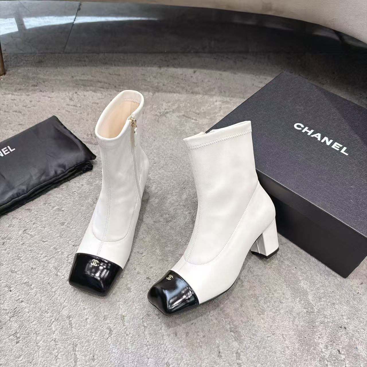CHANE1 高品質ダブルC ツートーンラムスキンアンクルブーツ【50％割引+送料無料】