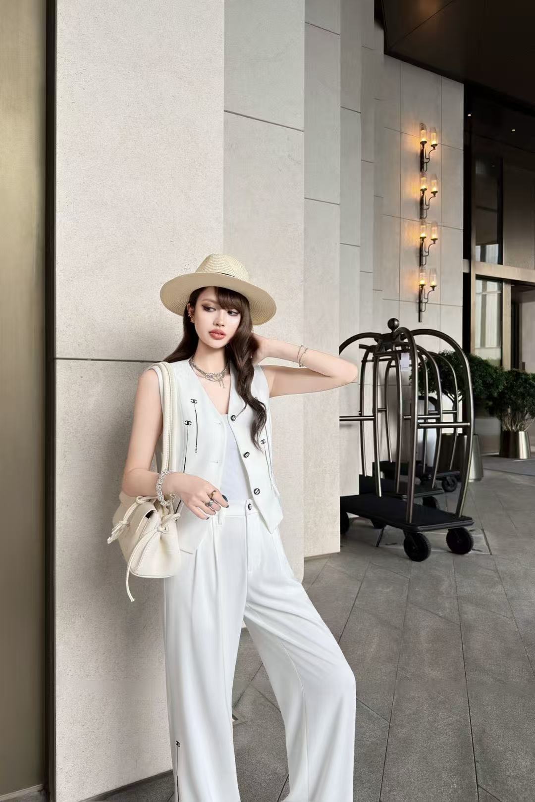 CHANE1 ダブルCボタンベスト＋パンツ ツーピースセット【50％割引+送料無料】