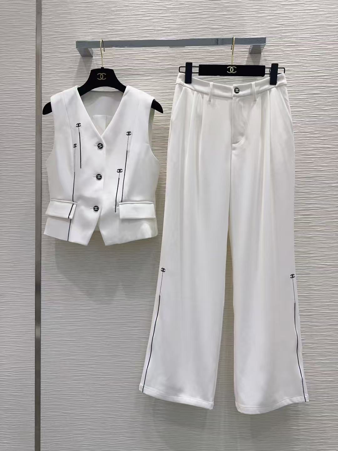 CHANE1 ダブルCボタンベスト＋パンツ ツーピースセット【50％割引+送料無料】