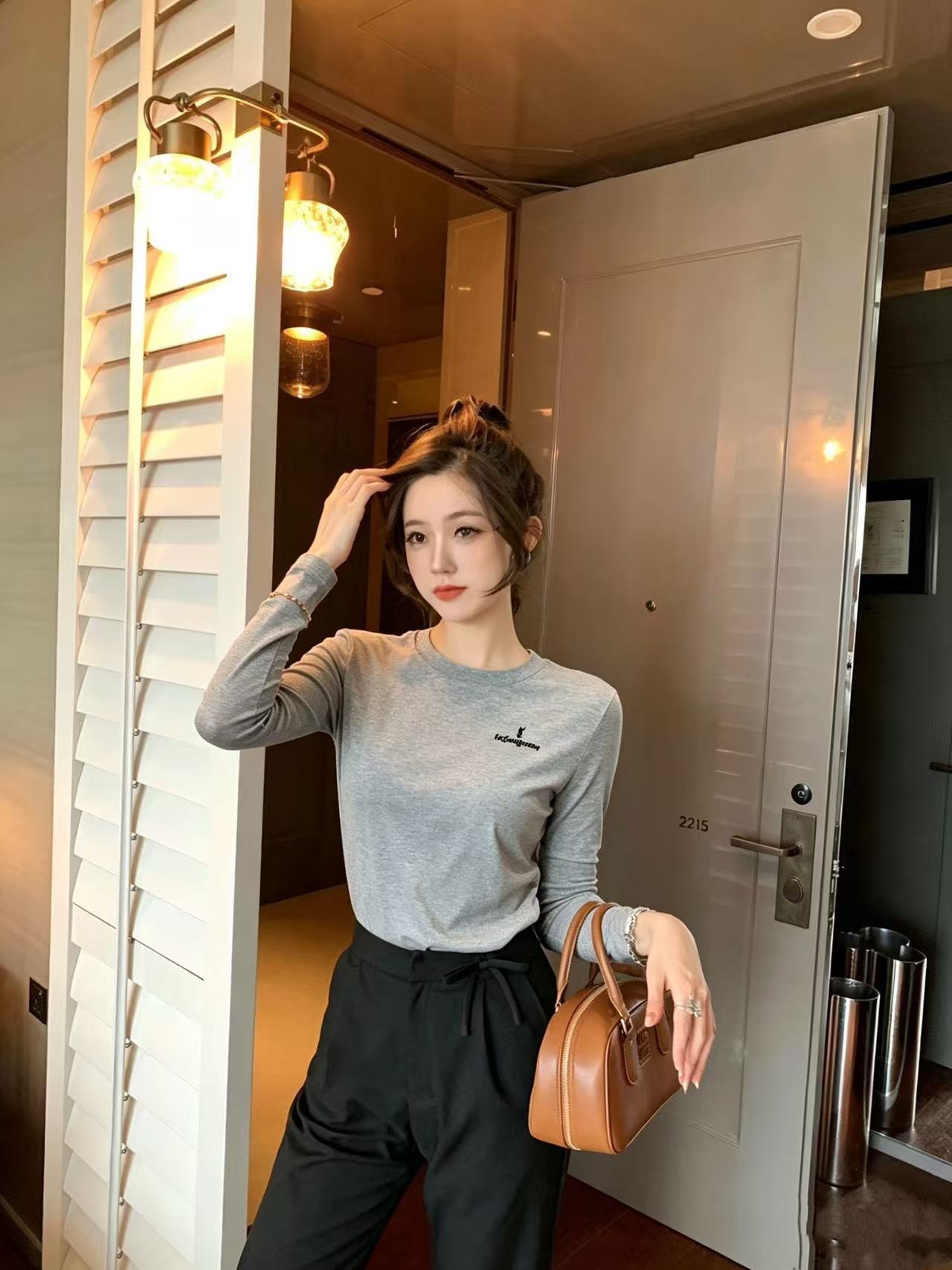 YSL シンプルロゴTシャツ【50％割引+送料無料】