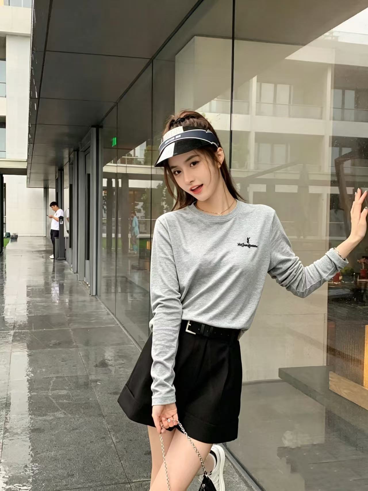 YSL シンプルロゴTシャツ【50％割引+送料無料】