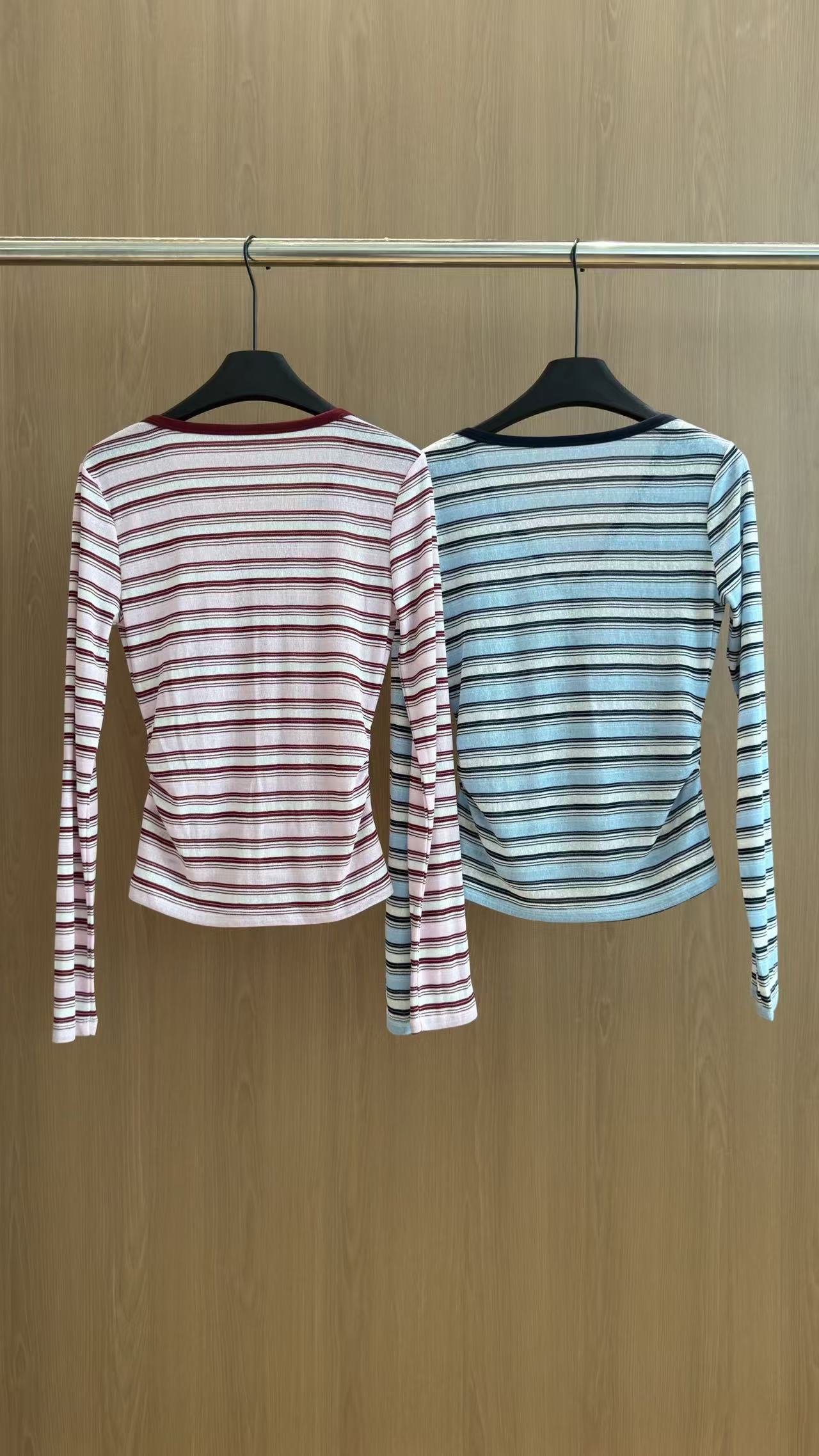 M1UM1U ストライプレター長袖Tシャツ【50％割引+送料無料】