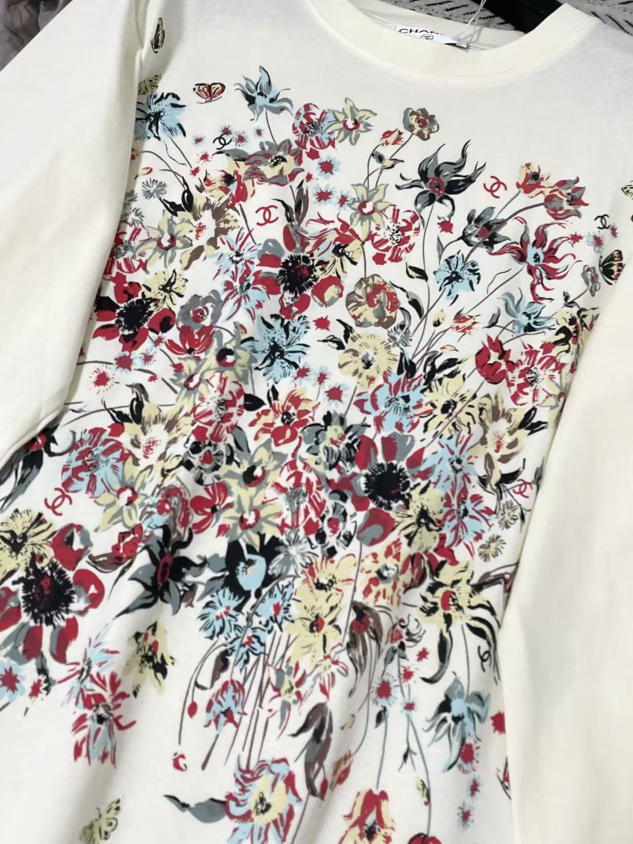 CHANEL プリント長袖Tシャツ【50％割引+送料無料】
