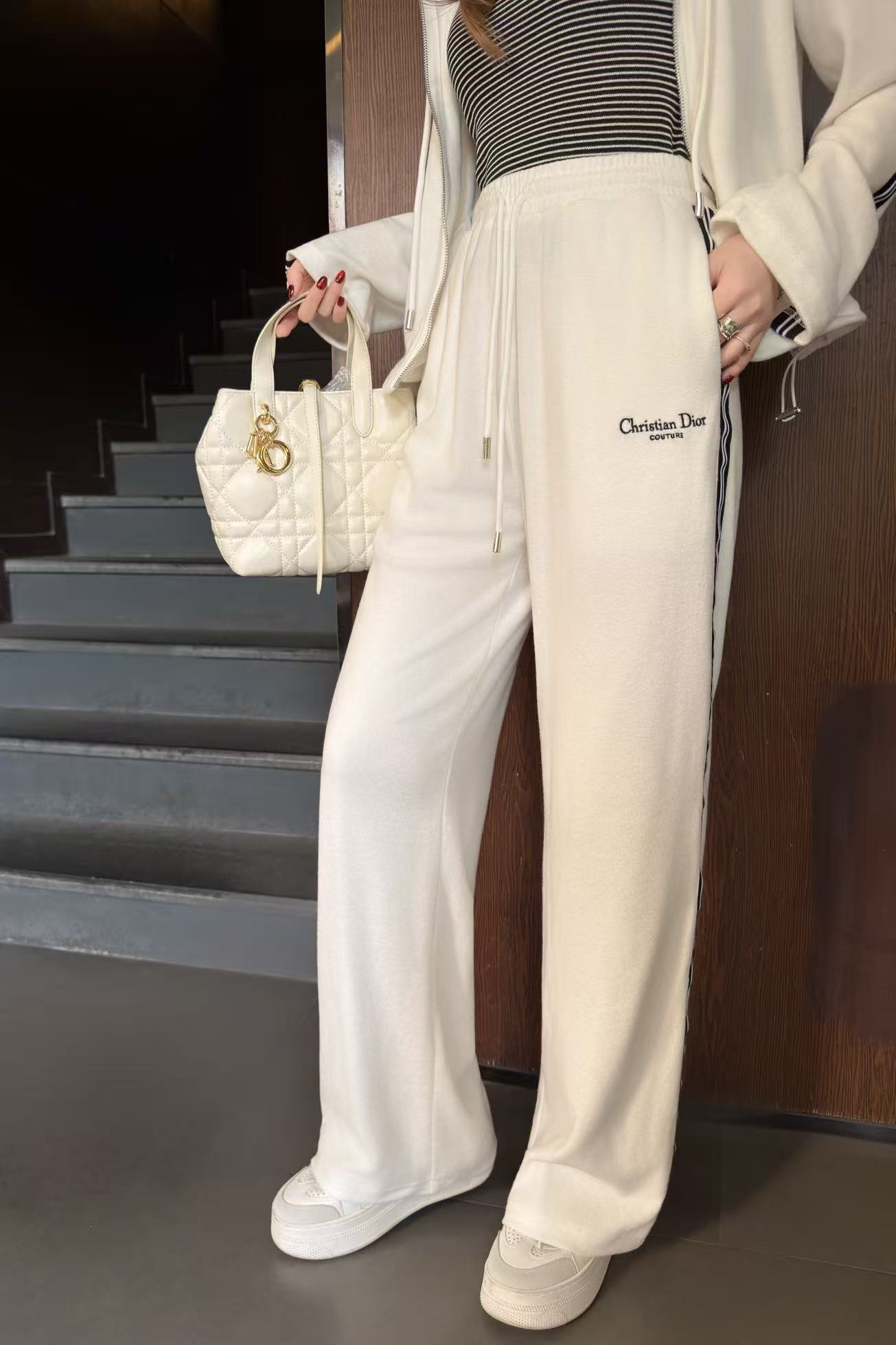 DIORロゴ入りジャケット＆パンツのセットアップ【50％割引+送料無料】