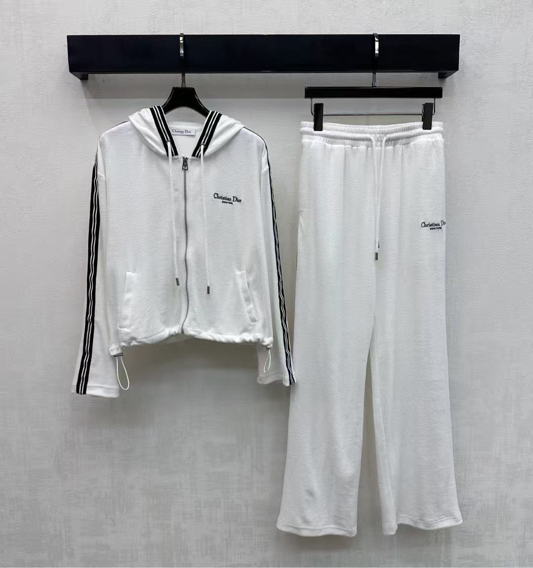 DIORロゴ入りジャケット＆パンツのセットアップ【50％割引+送料無料】