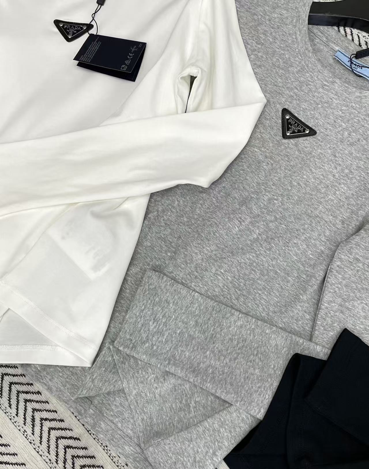PR4DA トライアングルロゴ長袖Tシャツ【50％割引+送料無料】