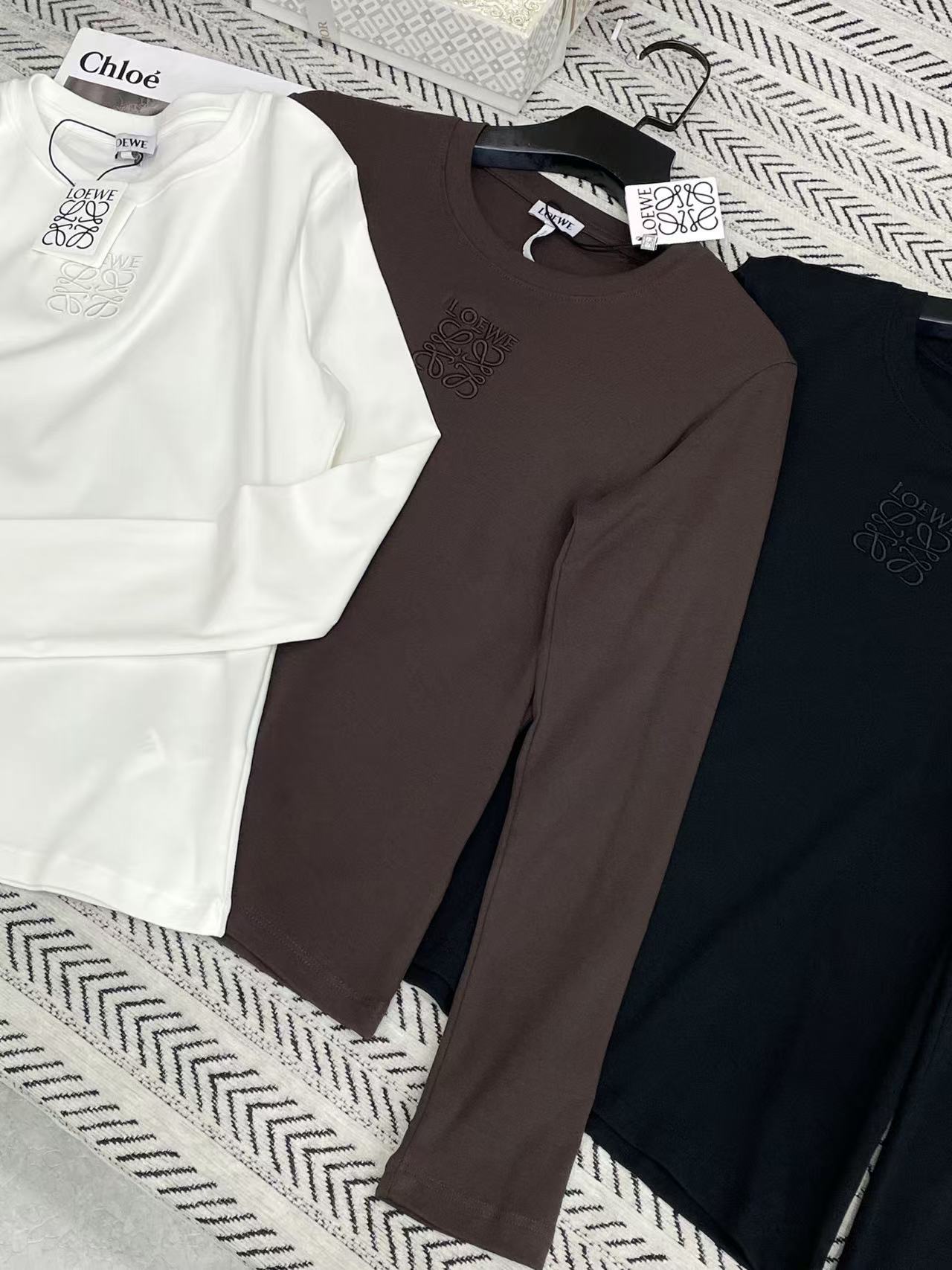 LOEWE 刺繍ロゴ長袖Tシャツ【50％割引+送料無料】