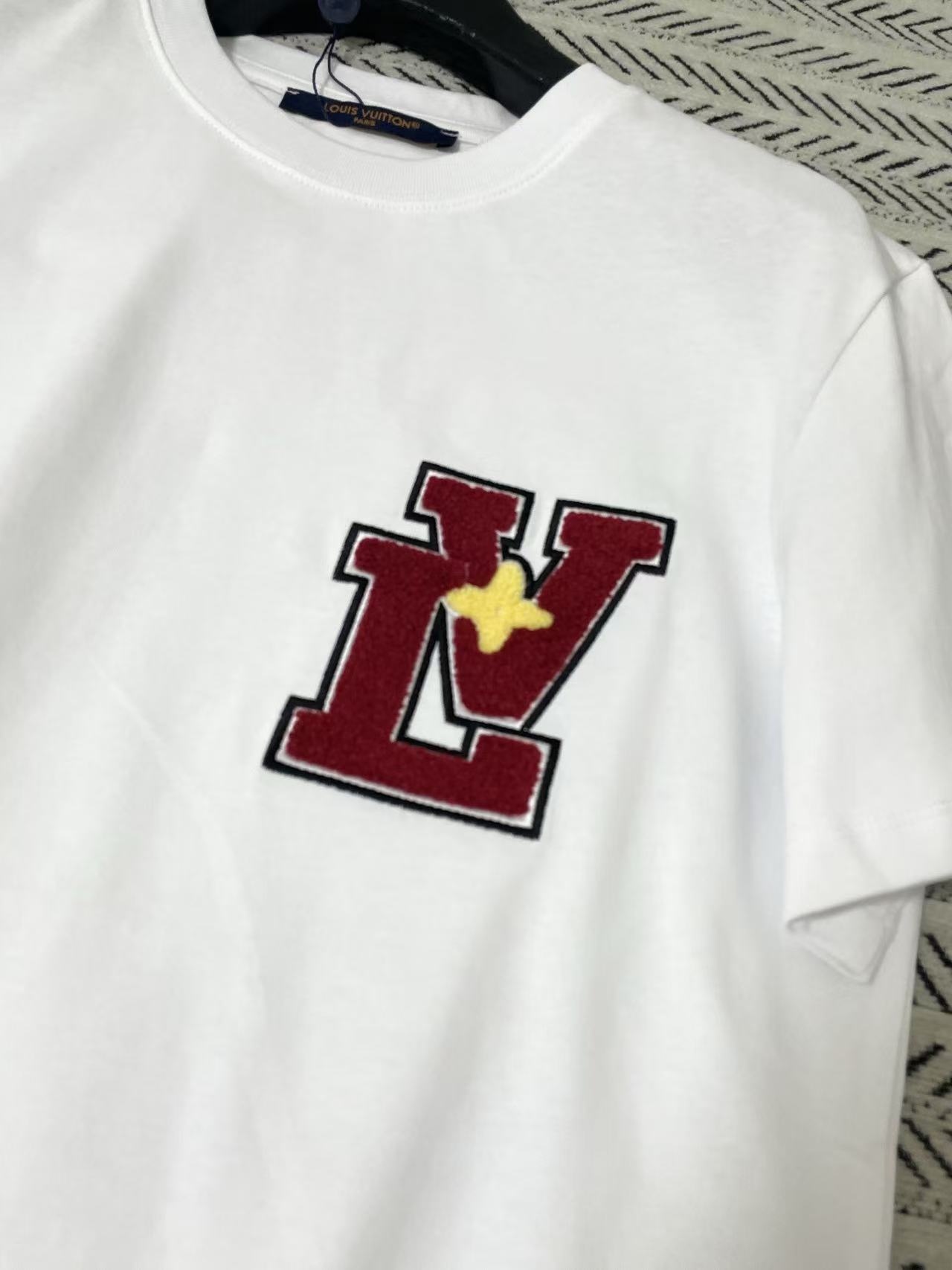LV シンプルロゴTシャツ【50％割引+送料無料】