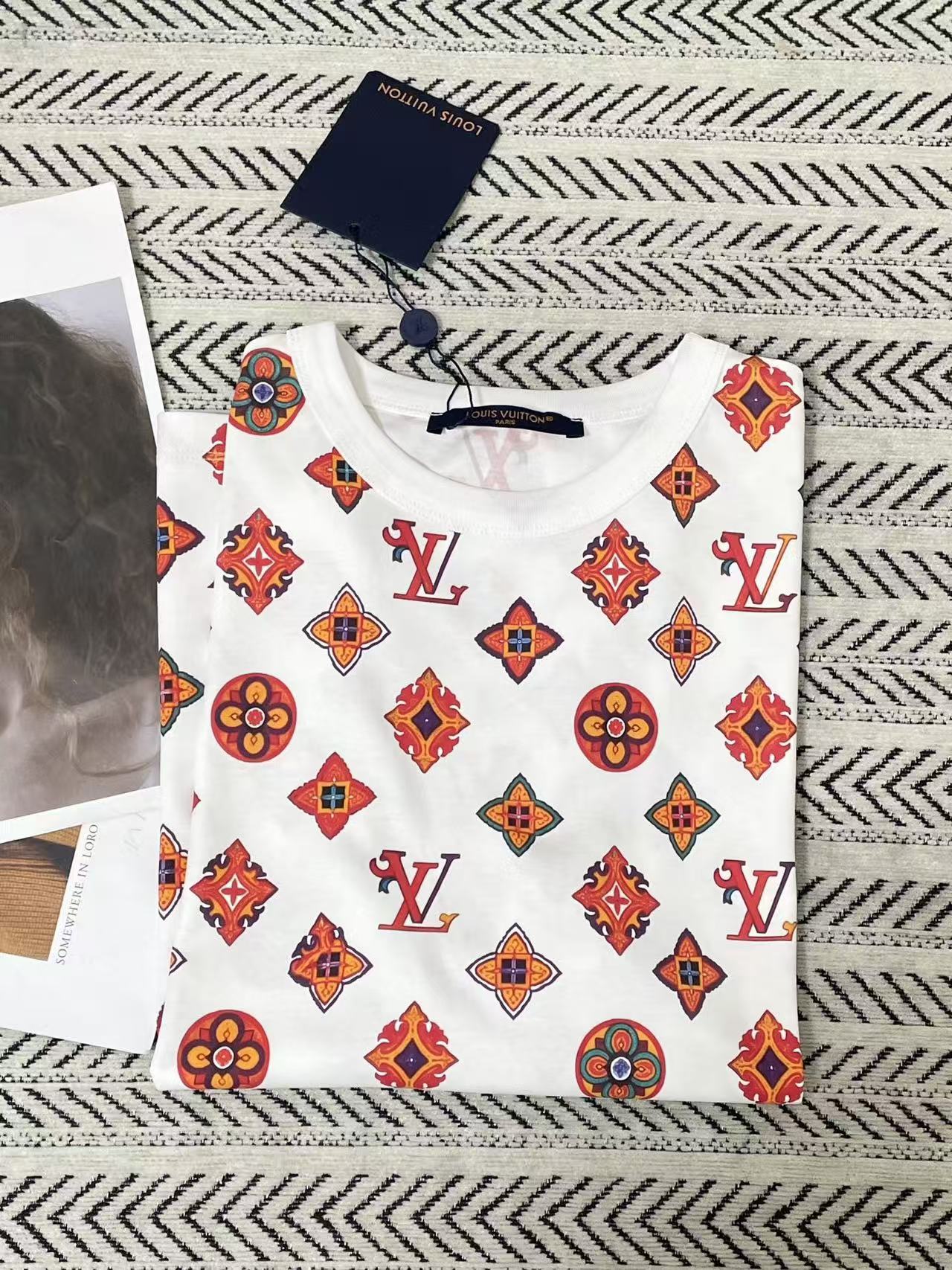 LV クローバー柄Tシャツ【50％割引+送料無料】