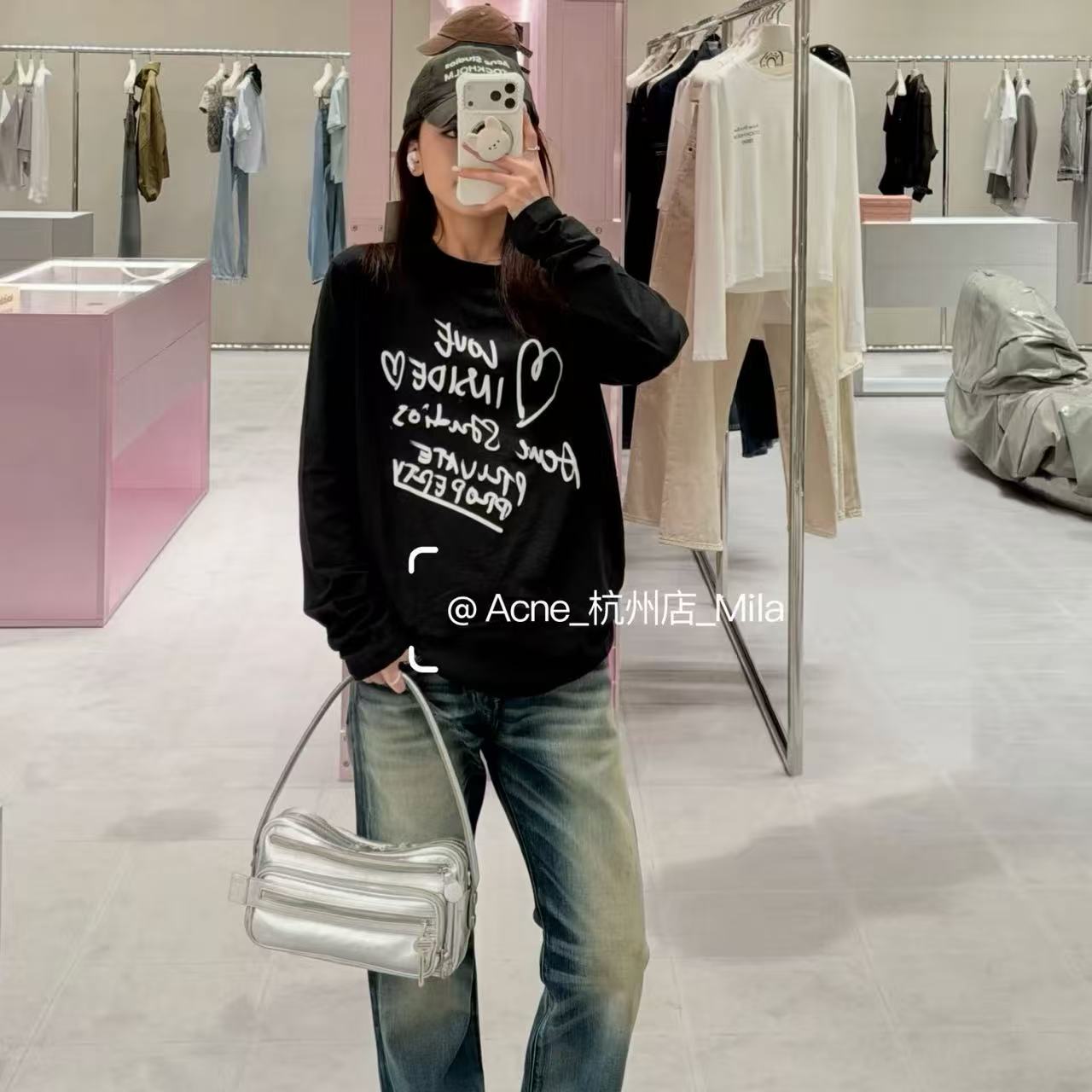 LVロゴ入り長袖Tシャツ【50％割引+送料無料】
