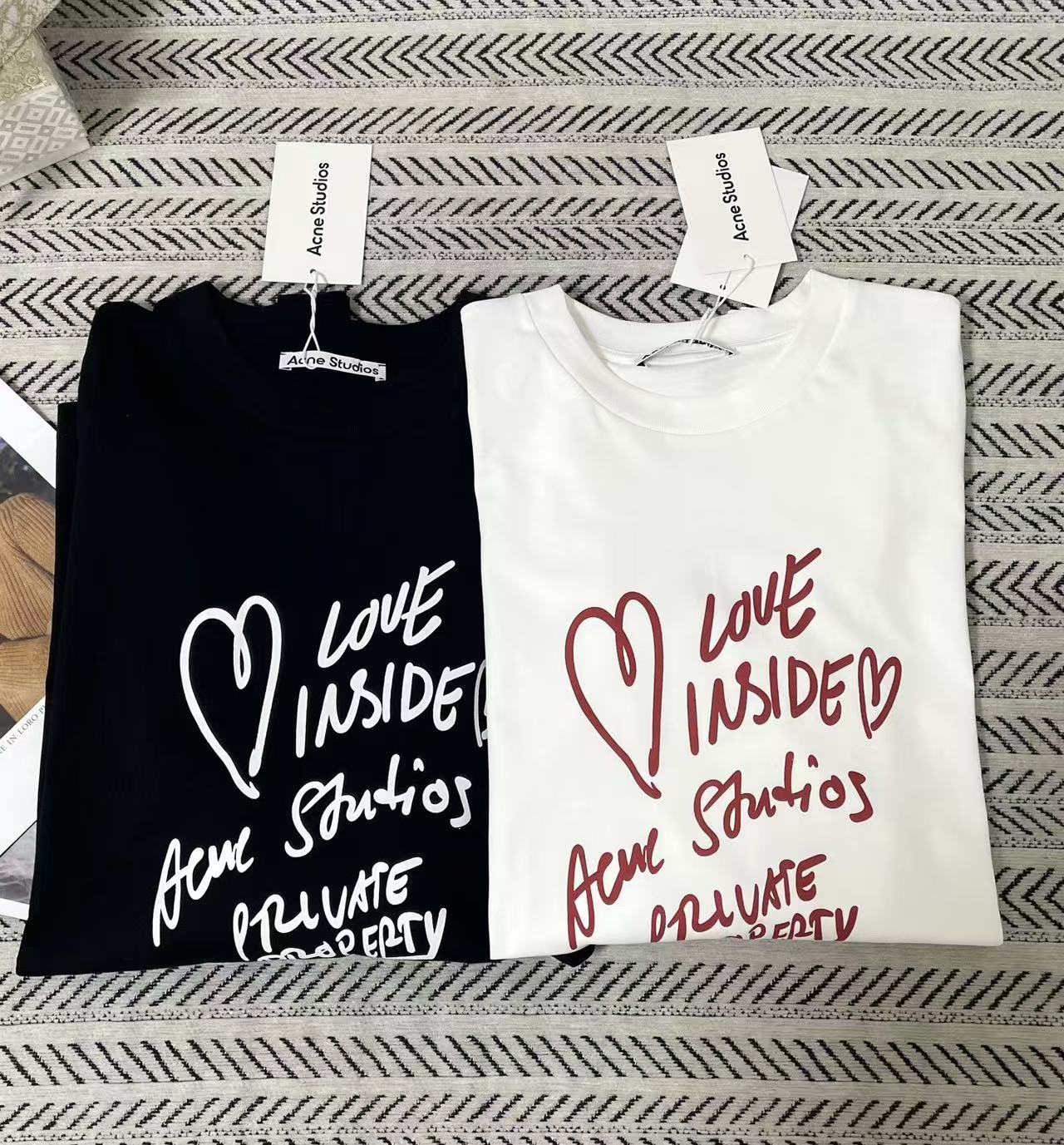LVロゴ入り長袖Tシャツ【50％割引+送料無料】