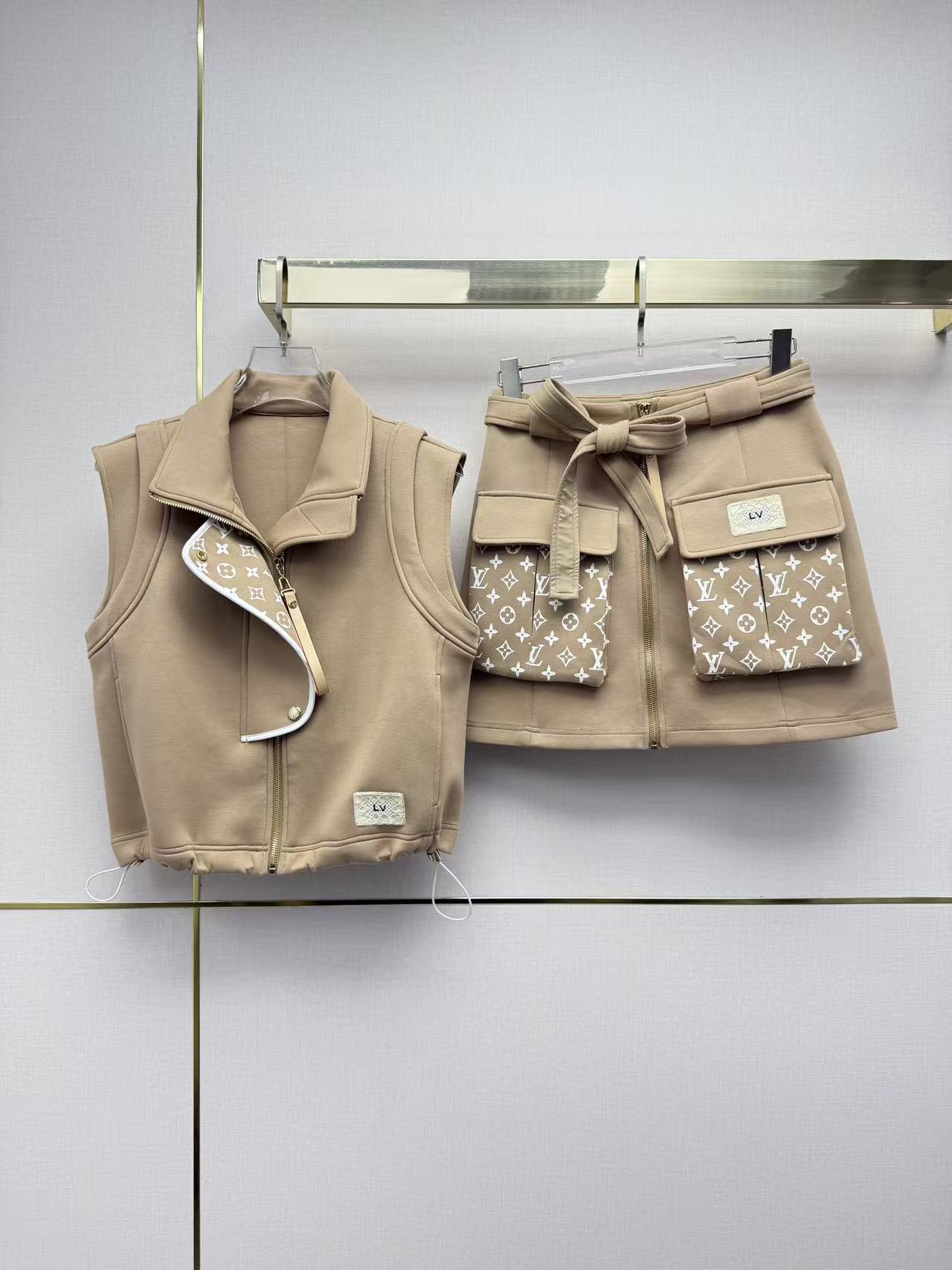 LV ジップアップベスト＆スカート セットアップ【50％割引+送料無料】
