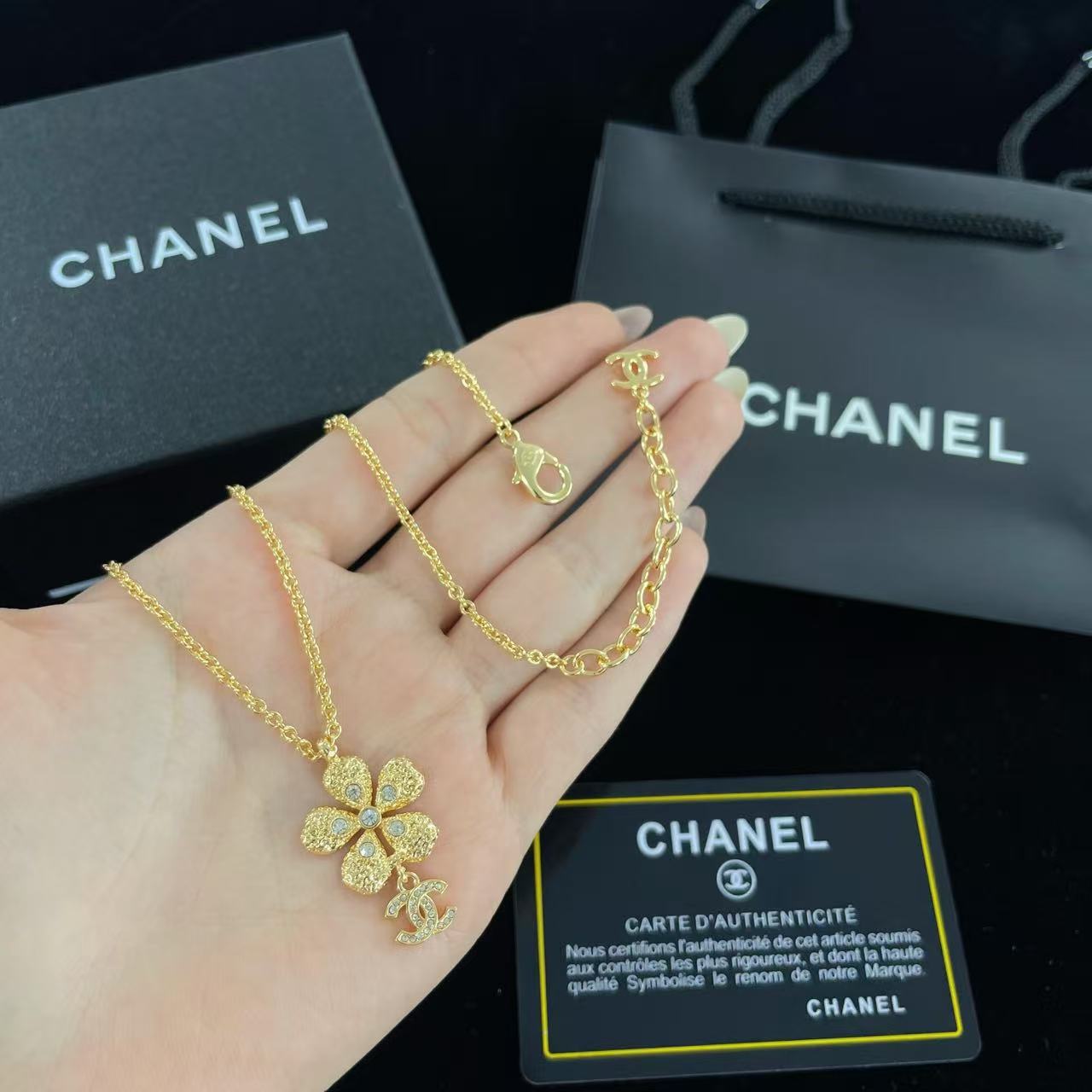 CHANE1 ダブルCフラワーダイヤモンドネックレス【50％割引+送料無料】