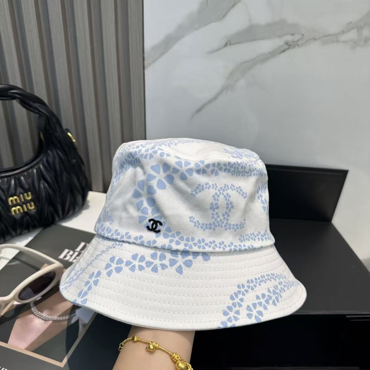 CHANEL ダブルCプリント フィッシャーマンハット【50％割引+送料無料】