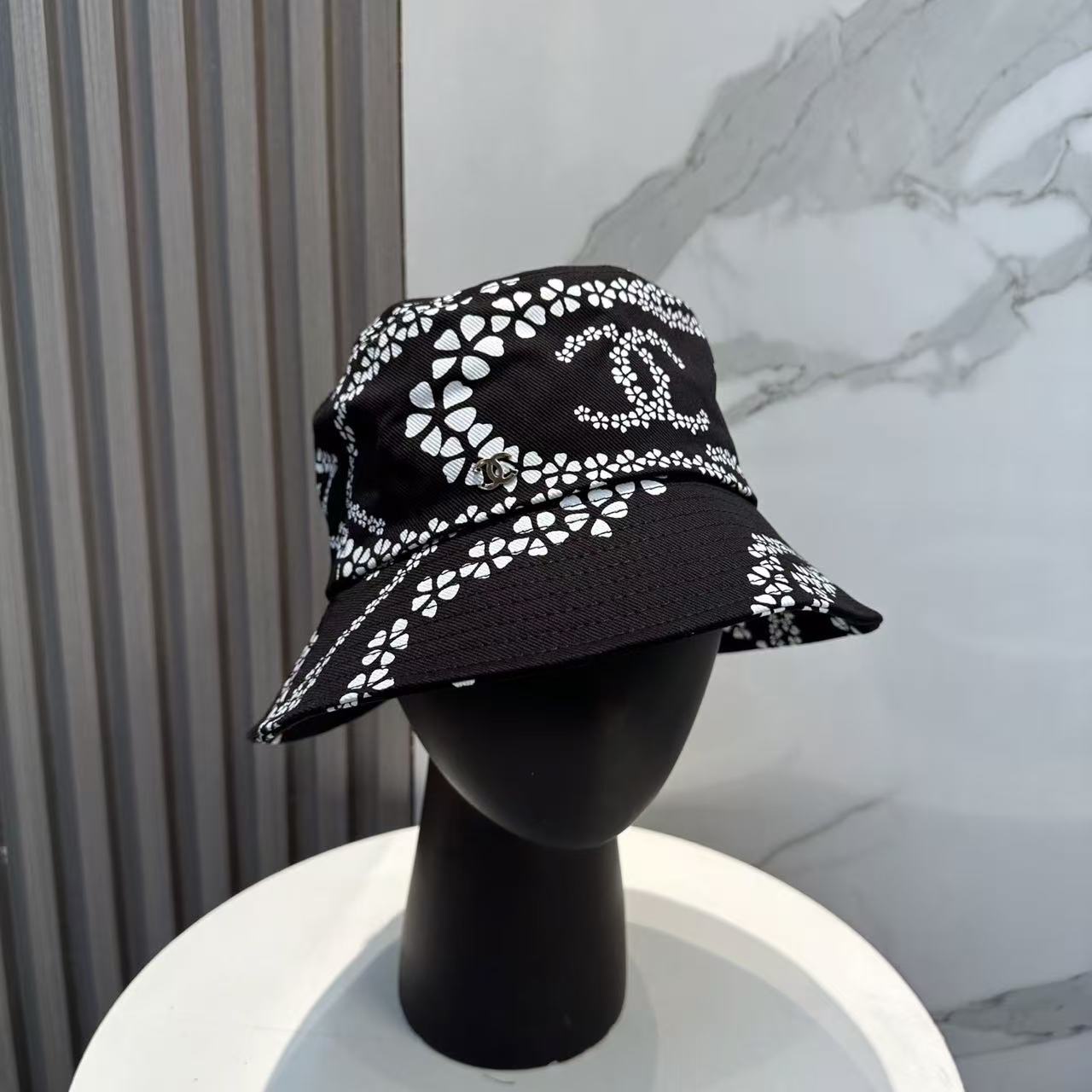 CHANEL ダブルCプリント フィッシャーマンハット【50％割引+送料無料】