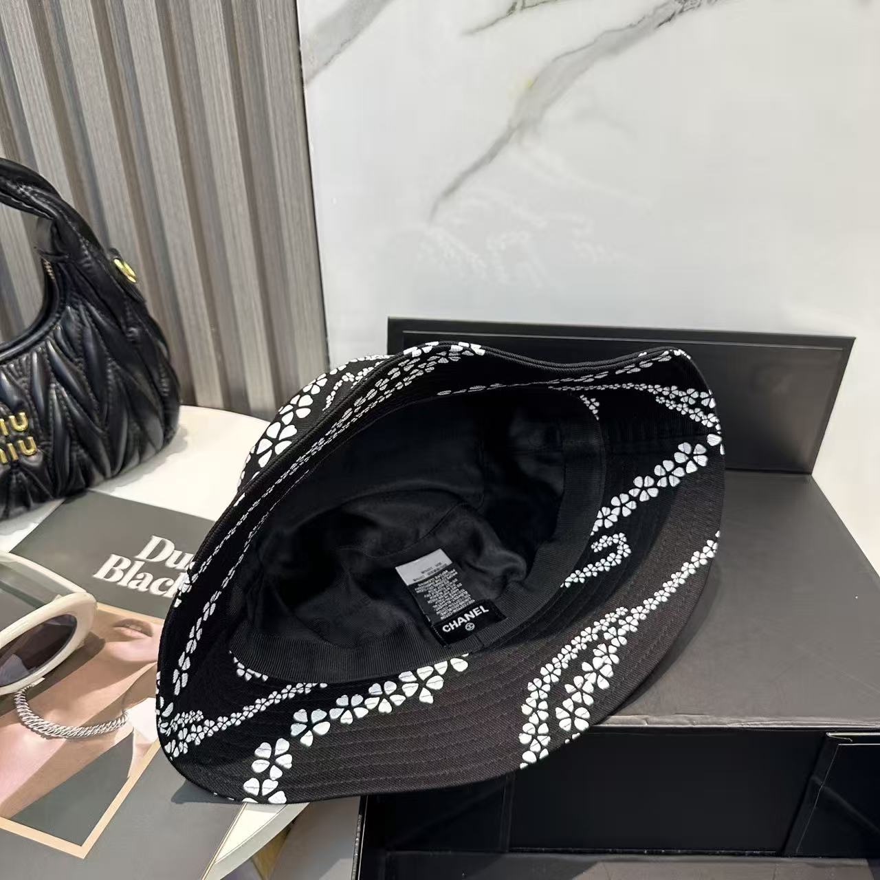 CHANEL ダブルCプリント フィッシャーマンハット【50％割引+送料無料】