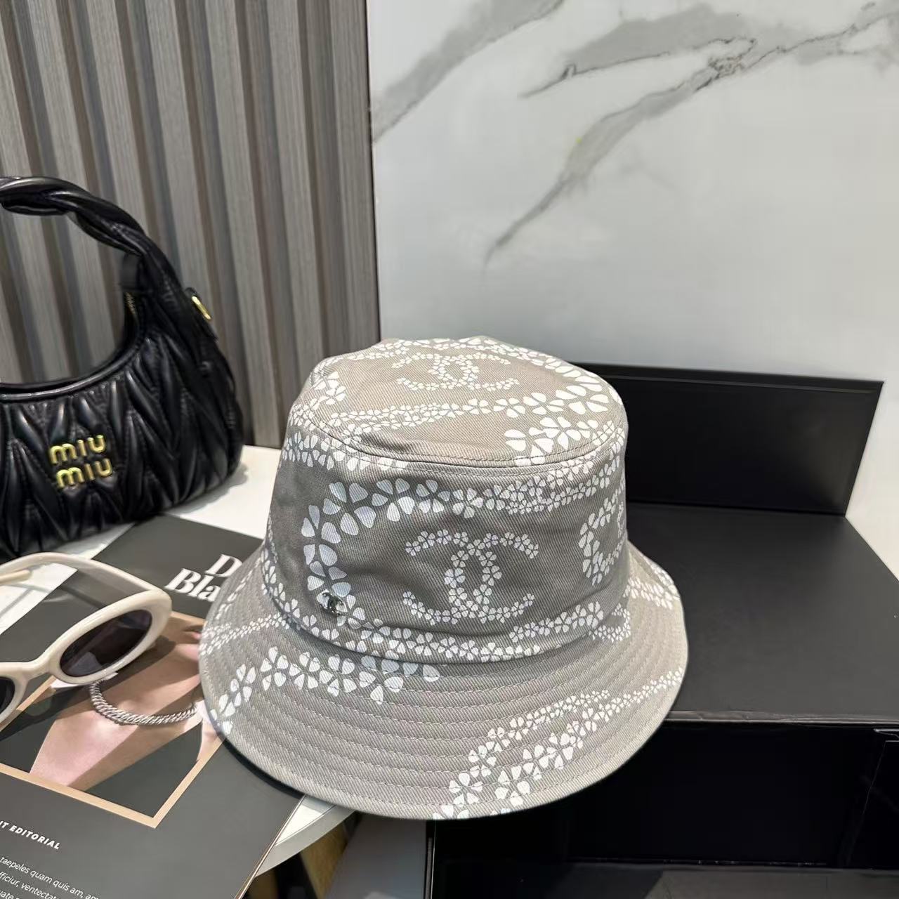 CHANEL ダブルCプリント フィッシャーマンハット【50％割引+送料無料】