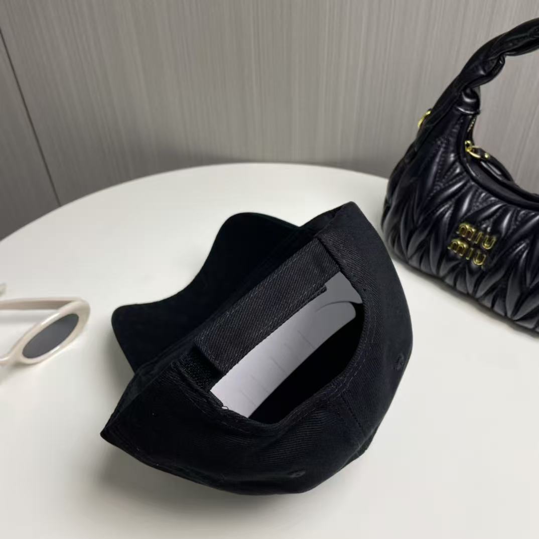 BALENC1AG 刺繍入りレターベースボールキャップ【50％割引+送料無料】