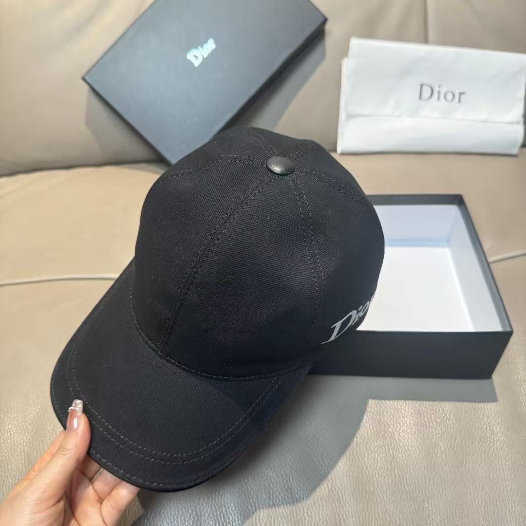 DIOR 刺繍ロゴ入りベースボールキャップ【50％割引+送料無料】