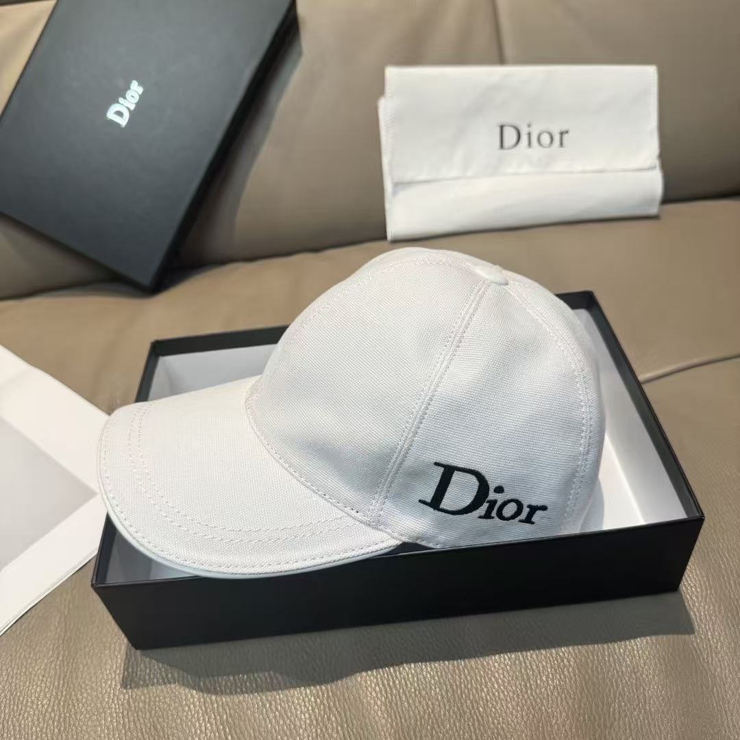DIOR 刺繍ロゴ入りベースボールキャップ【50％割引+送料無料】