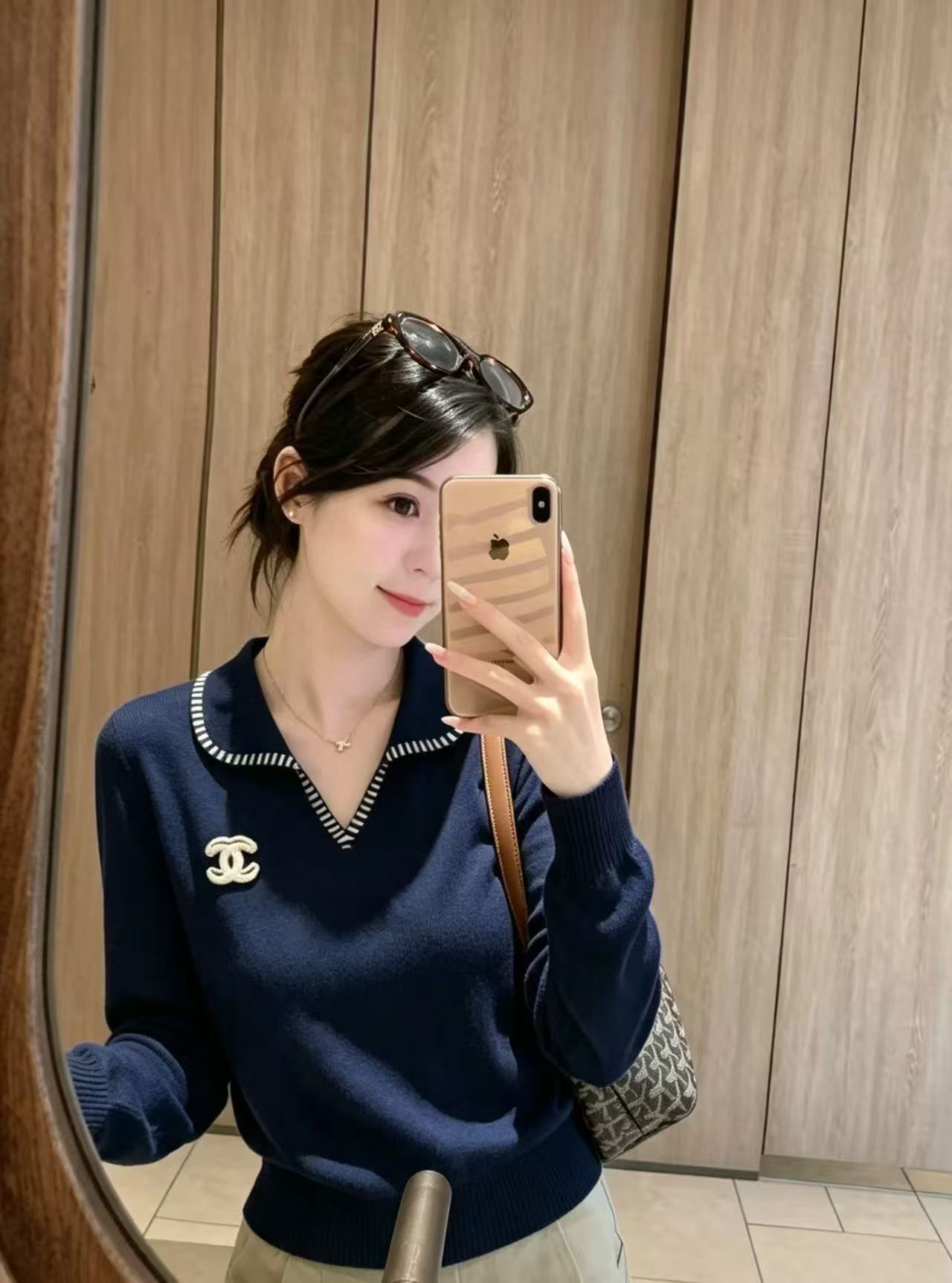 CHANEL ダブルCロゴ入り襟付きウールセーター【50％割引+送料無料】