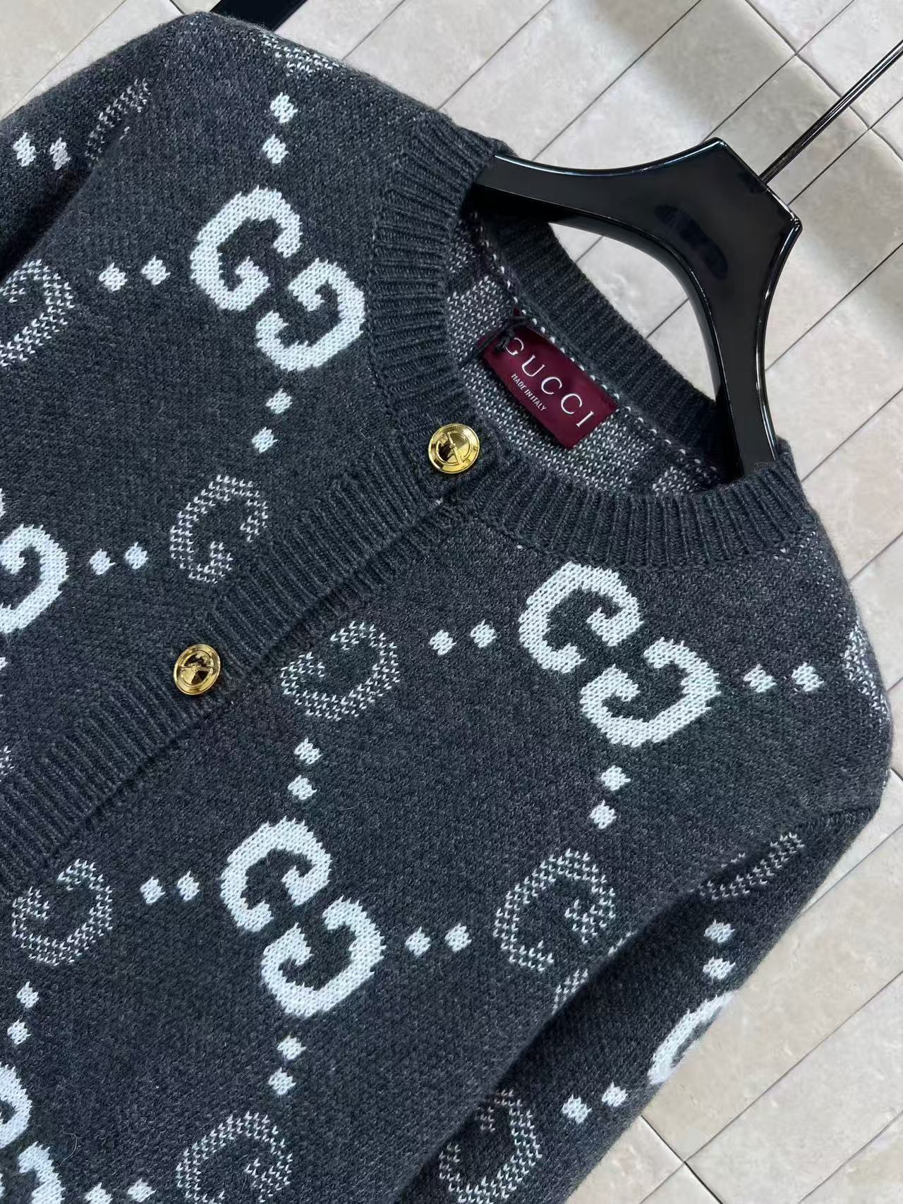 GUCCI メタルボタン ウールカーディガン【50％割引+送料無料】