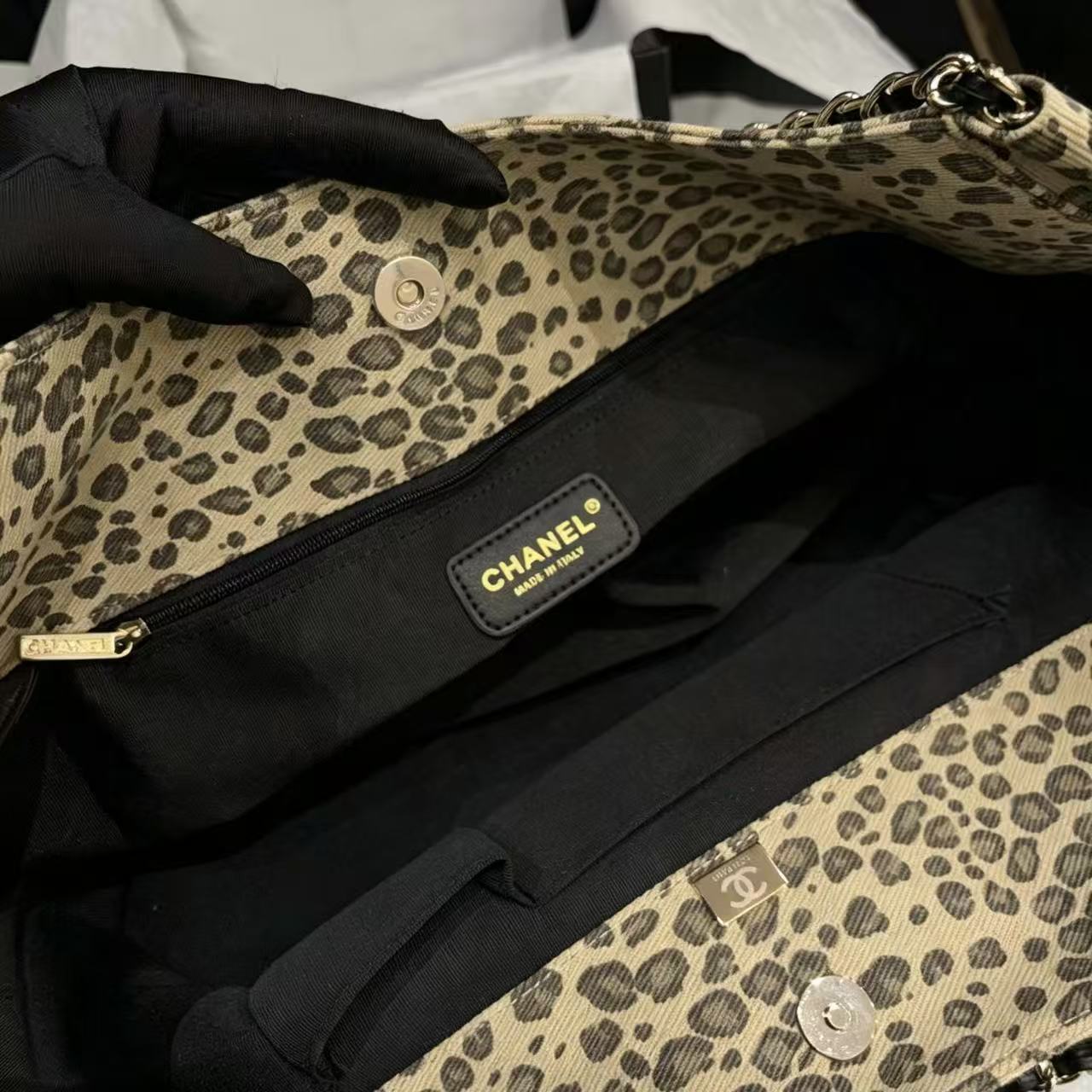 CHANEL ダブルC レオパード柄 ショッピングバッグ【50％割引+送料無料】