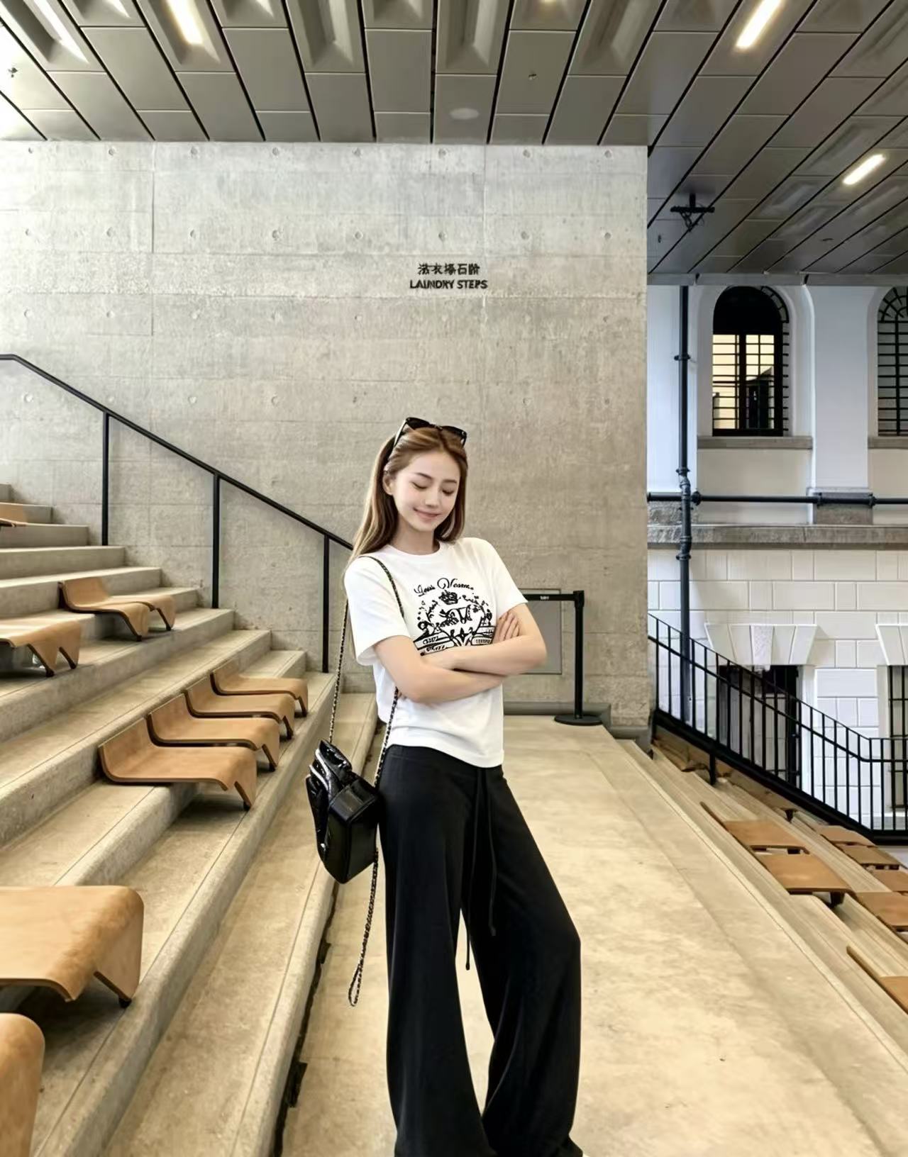 LV モノグラム・レター Tシャツ【50％割引+送料無料】