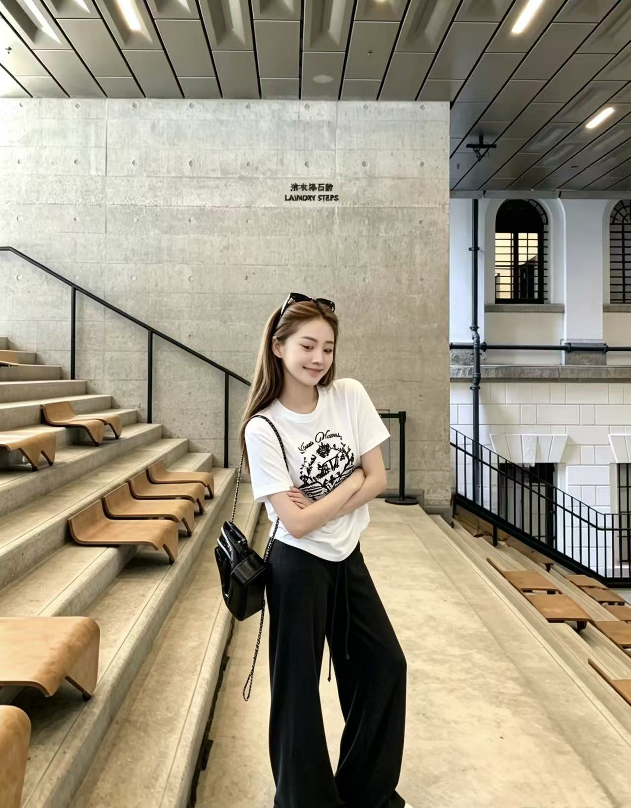 LV モノグラム・レター Tシャツ【50％割引+送料無料】