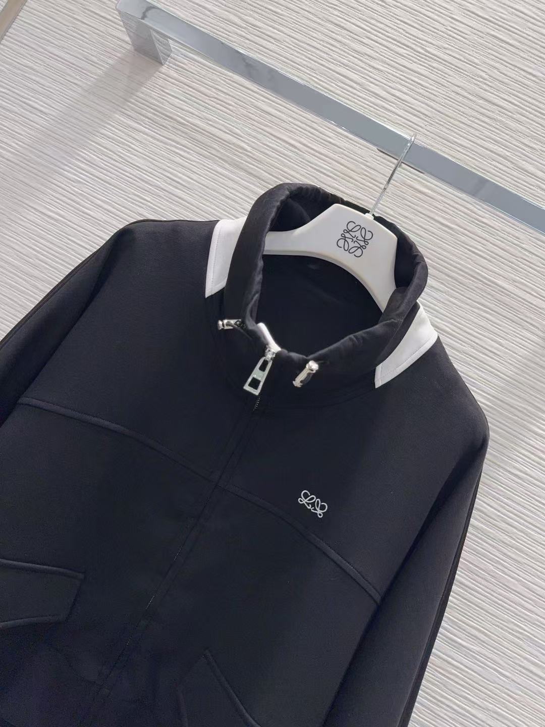 L0WEW ポケット付きジップアップジャケット【50％割引+送料無料】