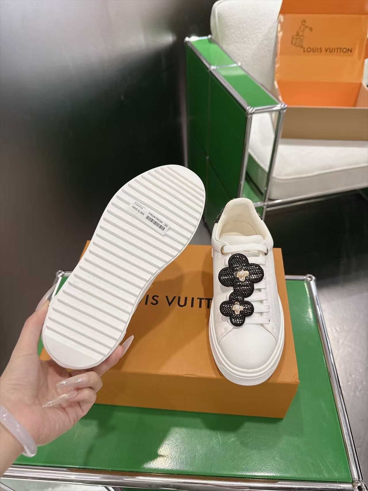 LV高品質のレースアップ四つ葉のクローバーカジュアルシューズ【50％割引+送料無料】