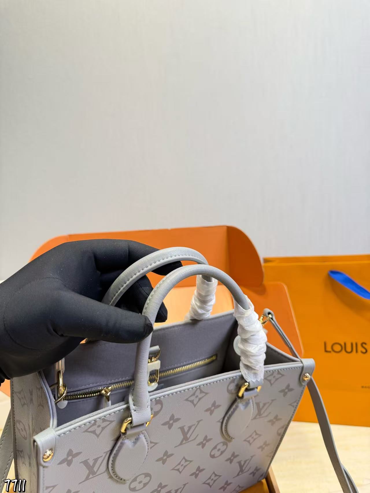 LV Onthegoトートバッグ【50％割引+送料無料】
