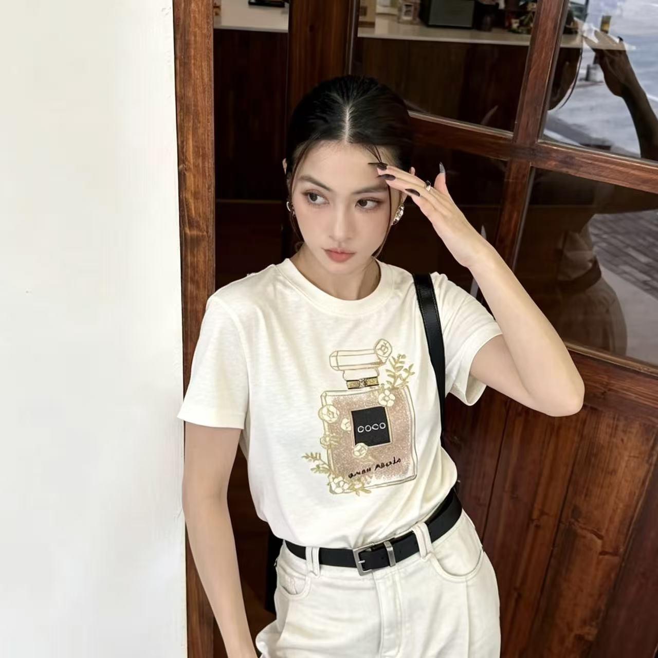 CHANE1 カメリア香水ボトルTシャツ【50％割引+送料無料】