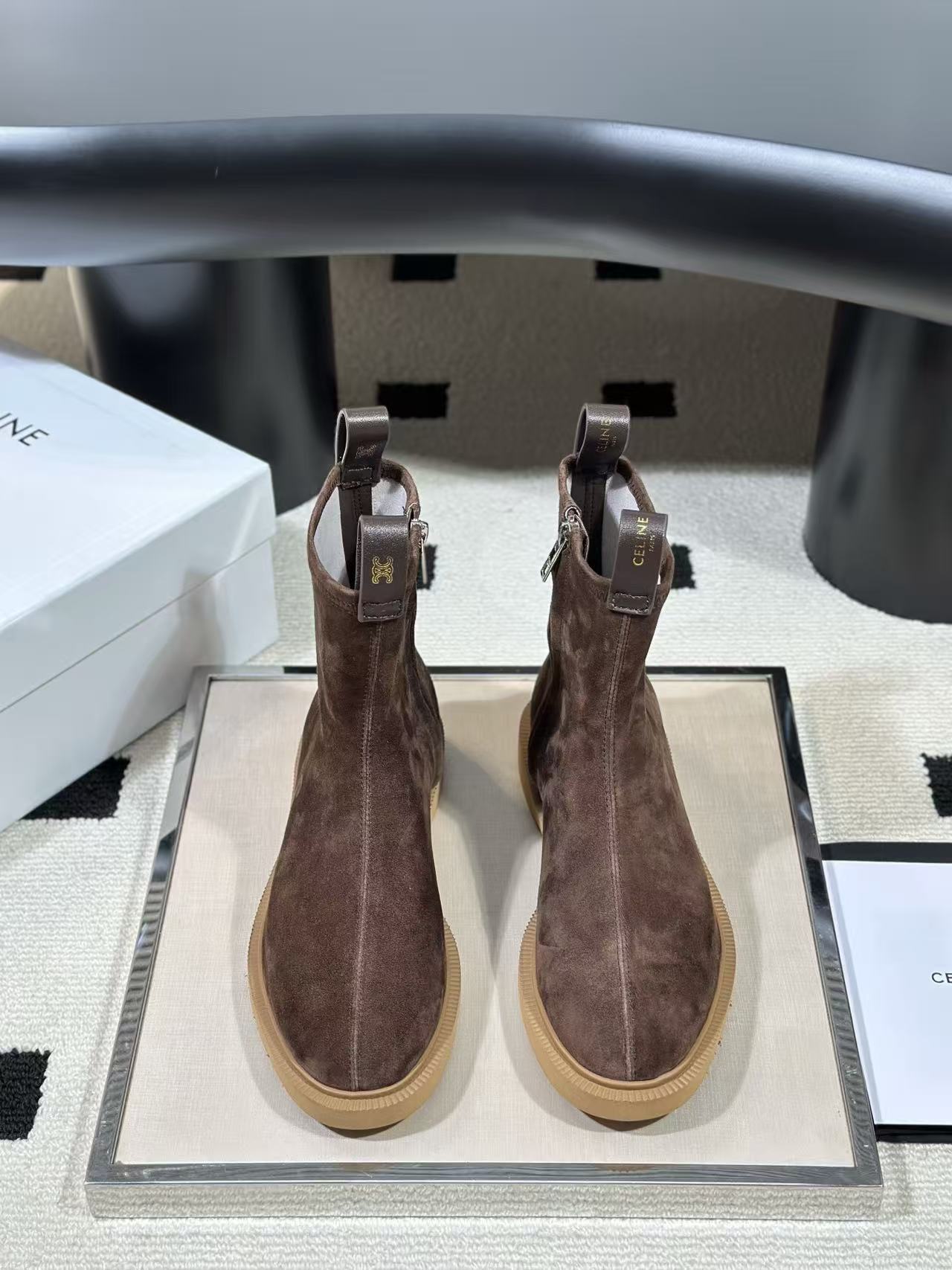 CELINE 高品質スエードショートブーツ【50％割引+送料無料】